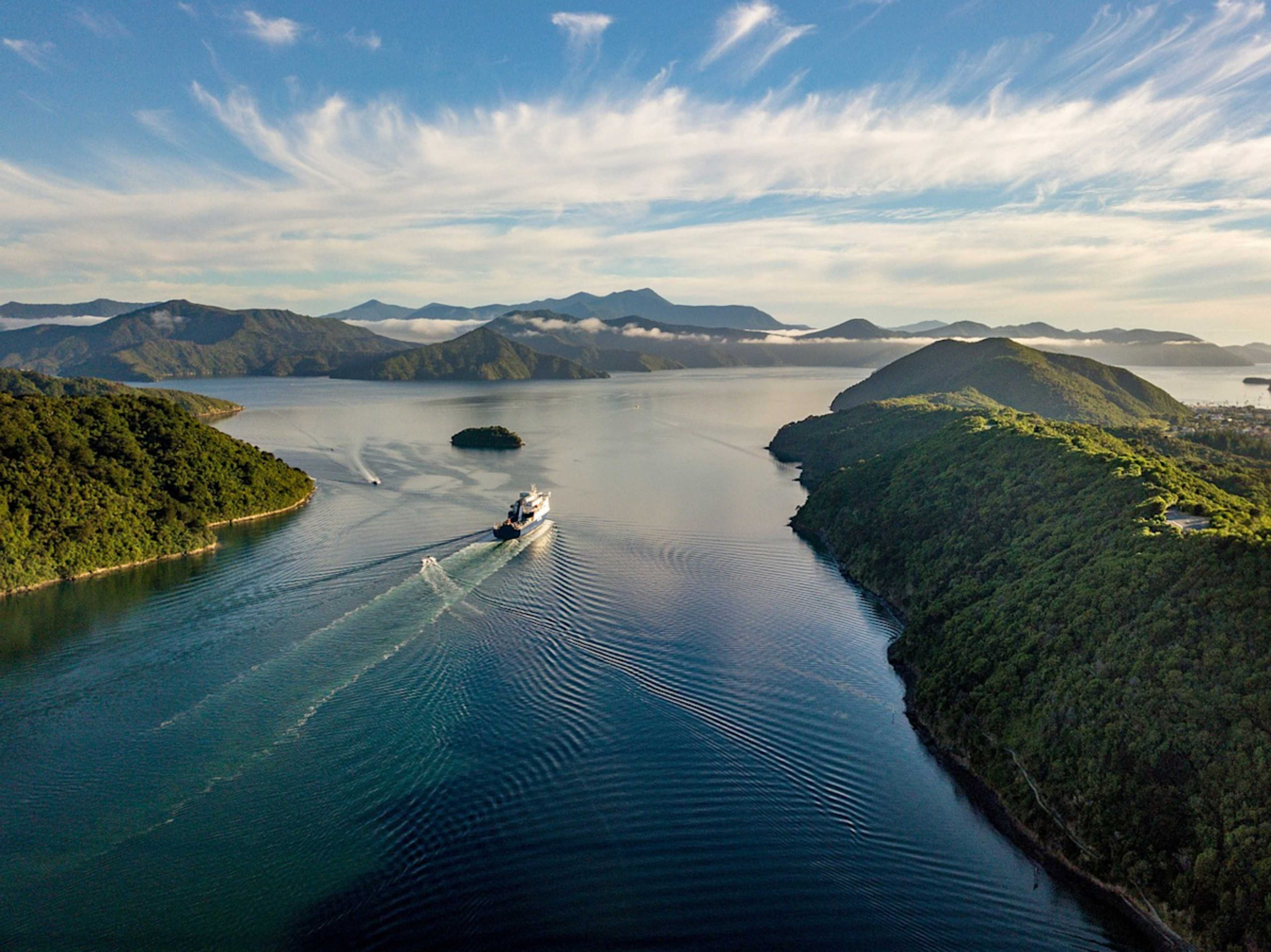 New Zealand: An Exclusive Odyssey photo 3