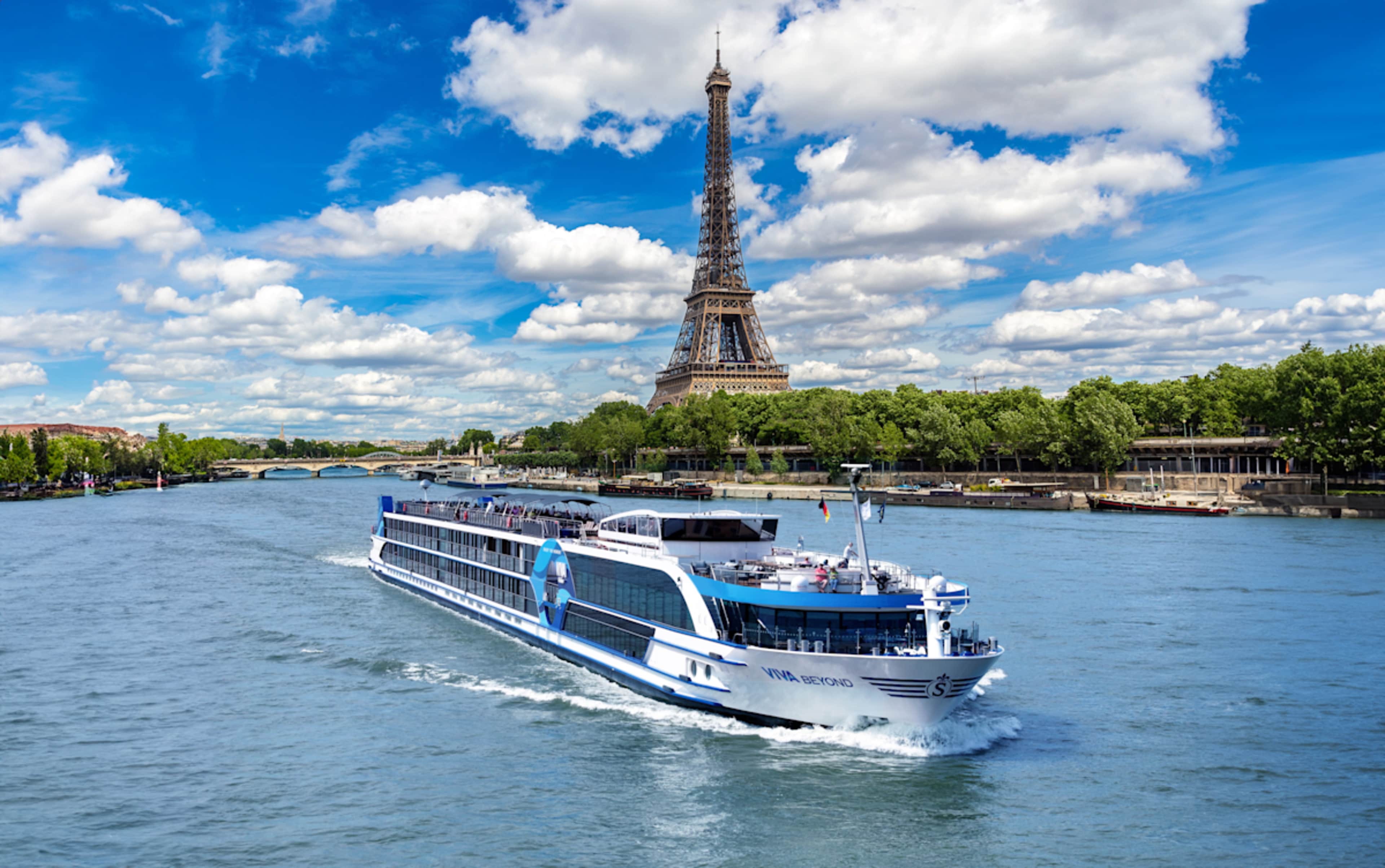 Parisian Delights & Cruising the Romantic Seine River  photo 1