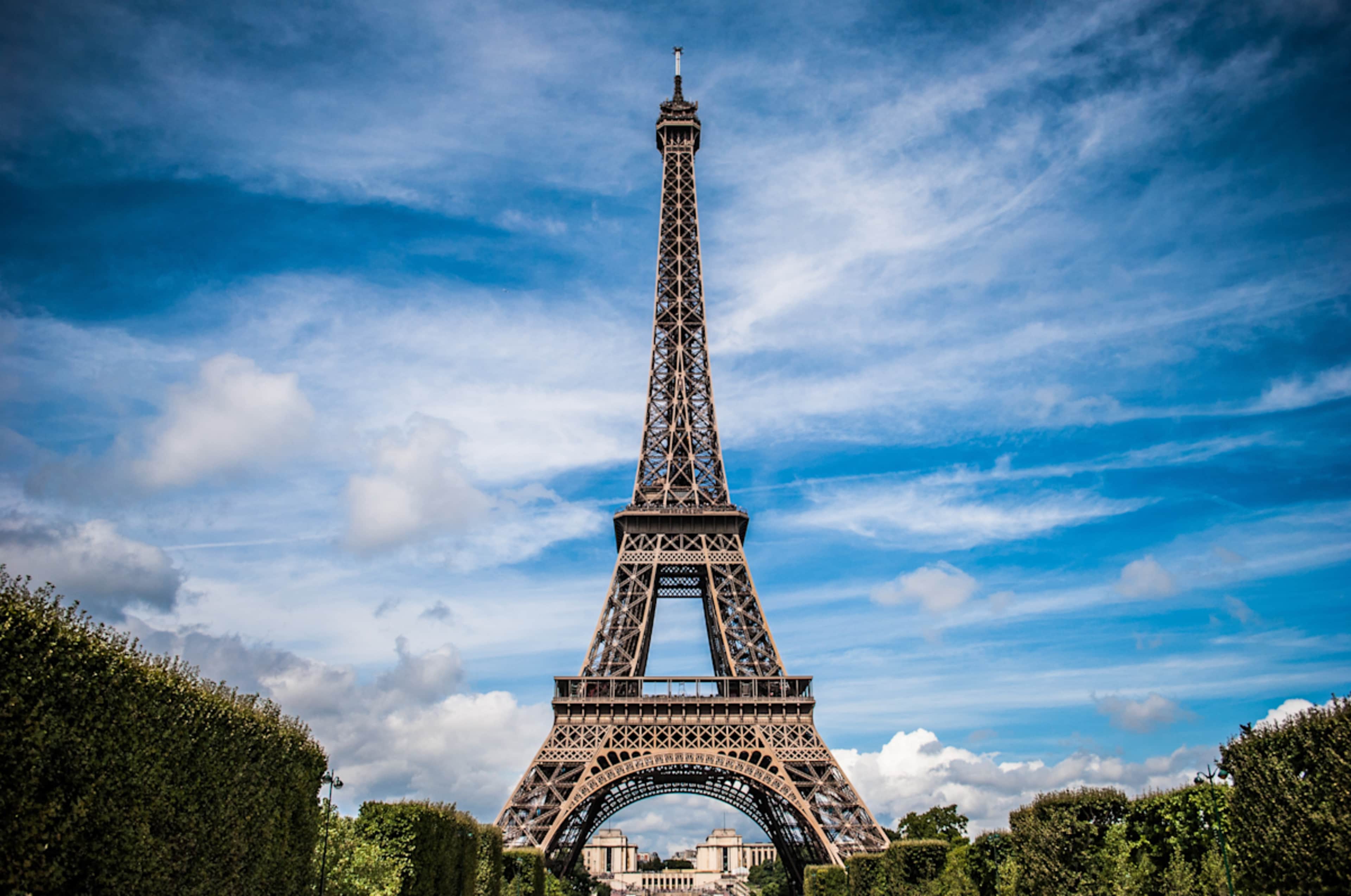 Parisian Gardens, Dutch Tulips & Waterways photo 1