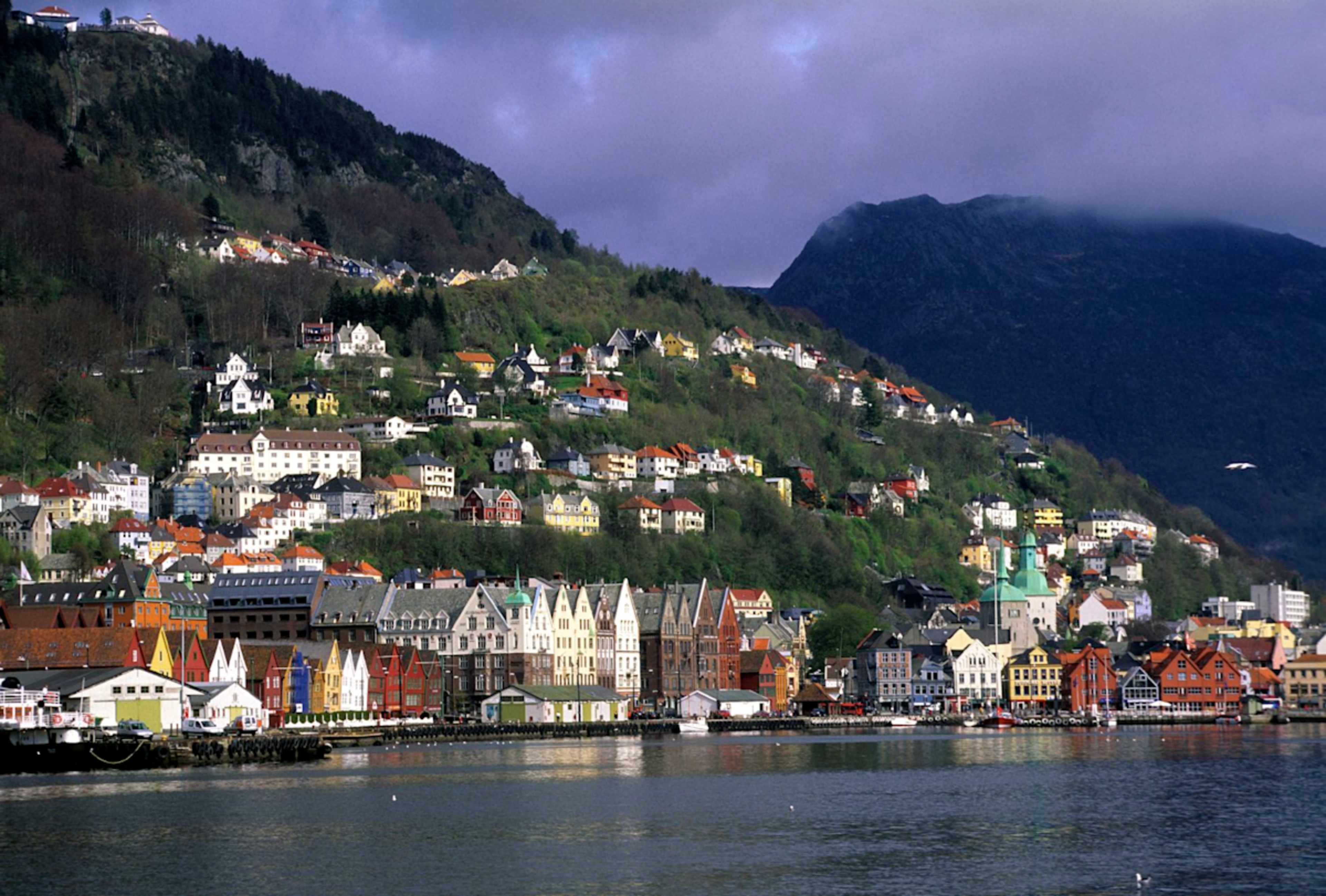 Norway In-Depth: Cities, Fjords & Arctic Circle  photo 3