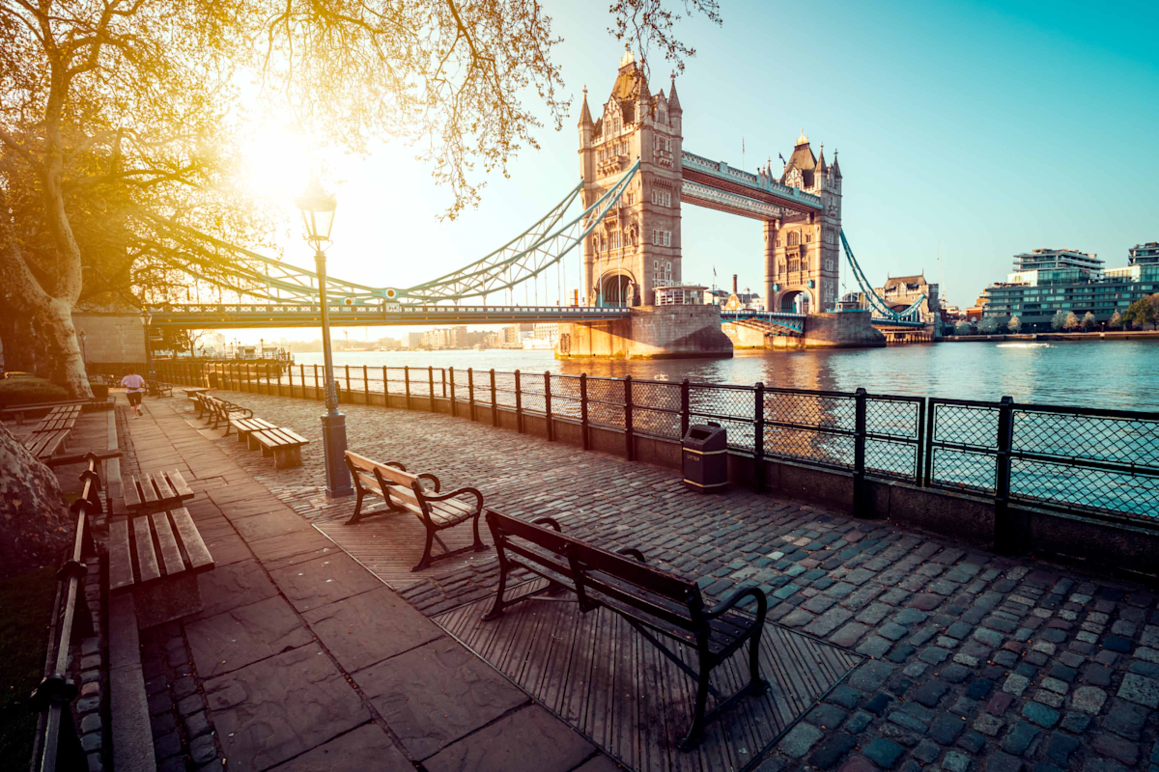 England In-Depth: Historic Cities & Countryside Charm photo 2