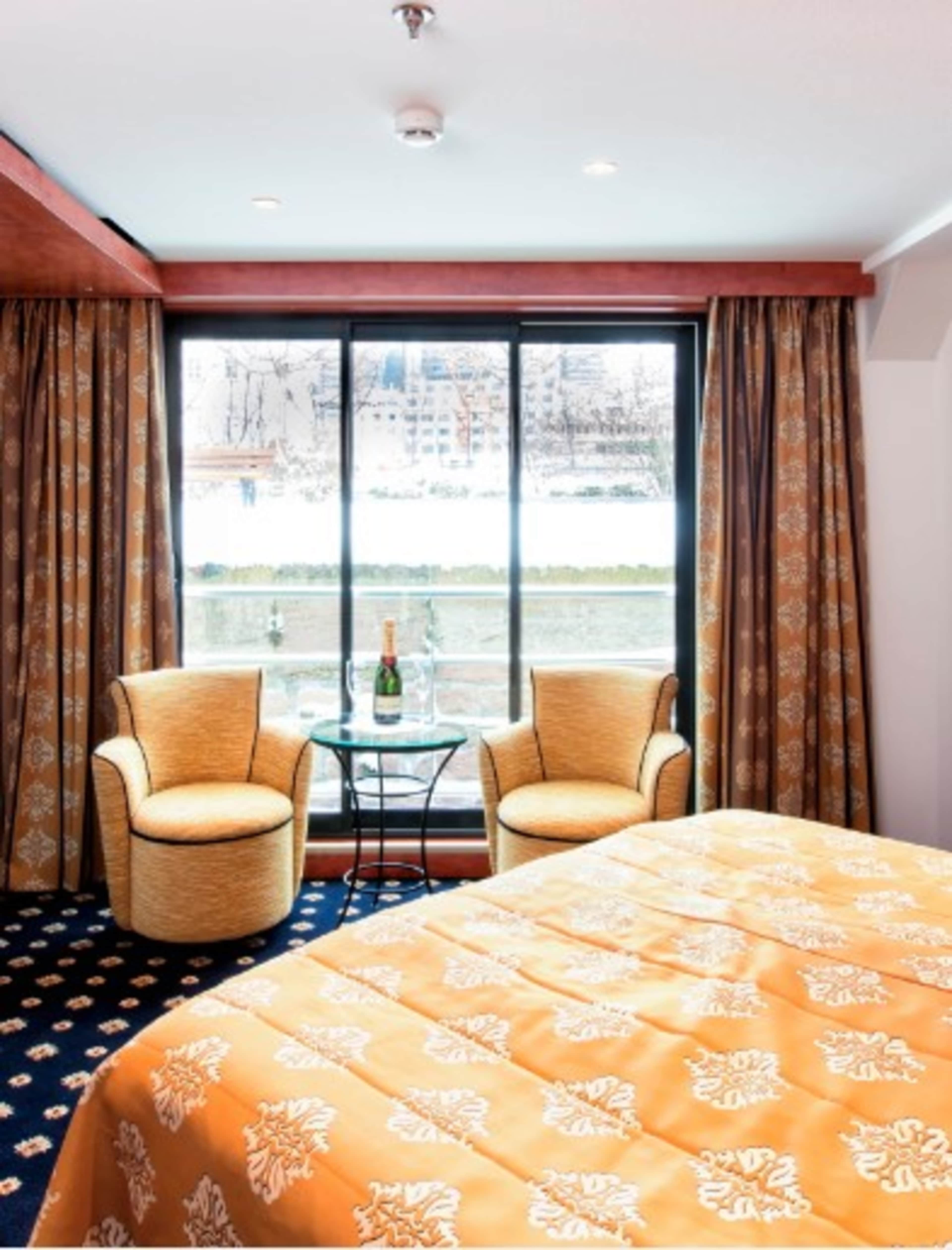 Parisian Delights & Cruising the Romantic Seine River  photo 9