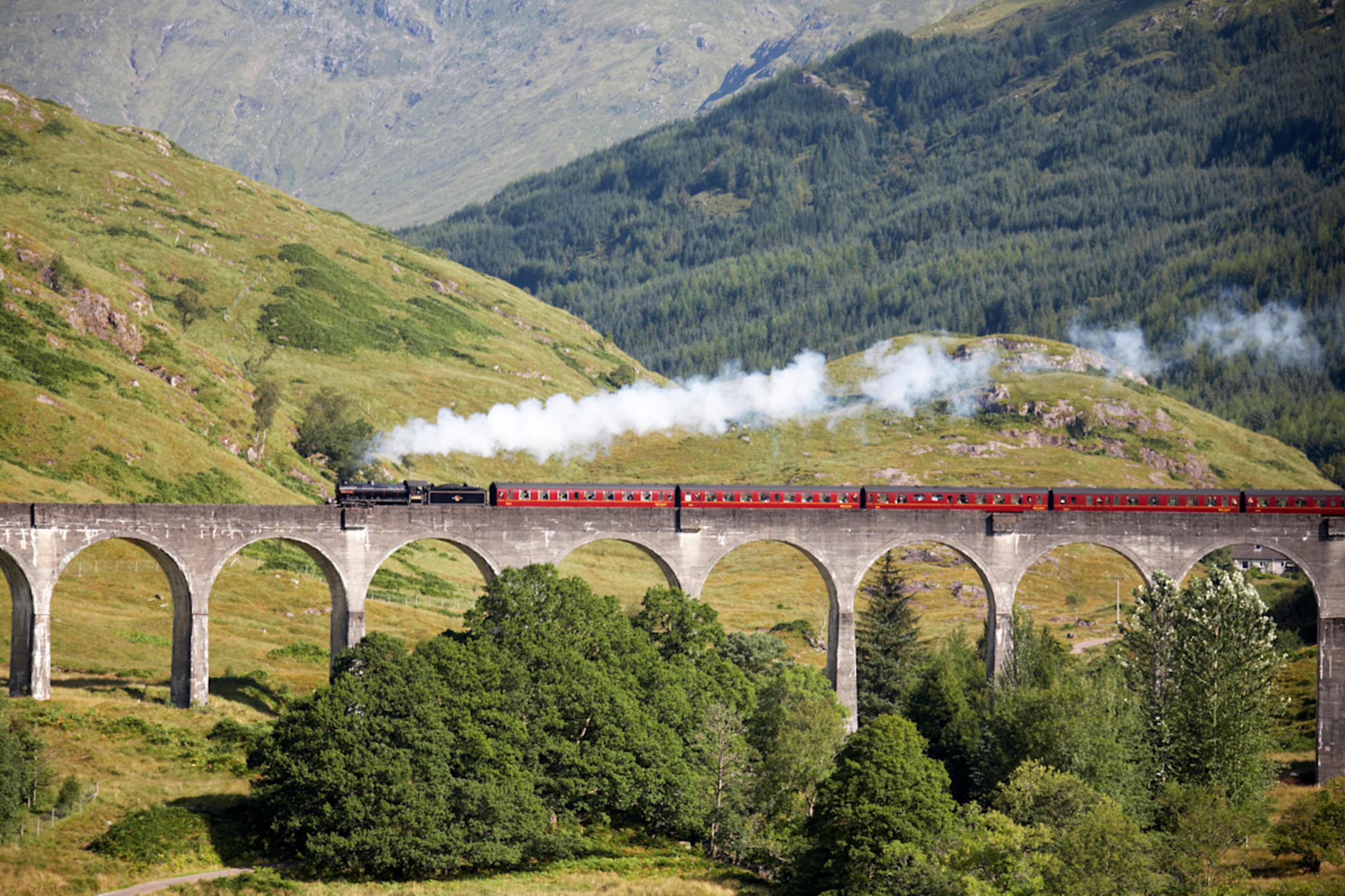 Highlands, Castles & Scottish Legends photo 12