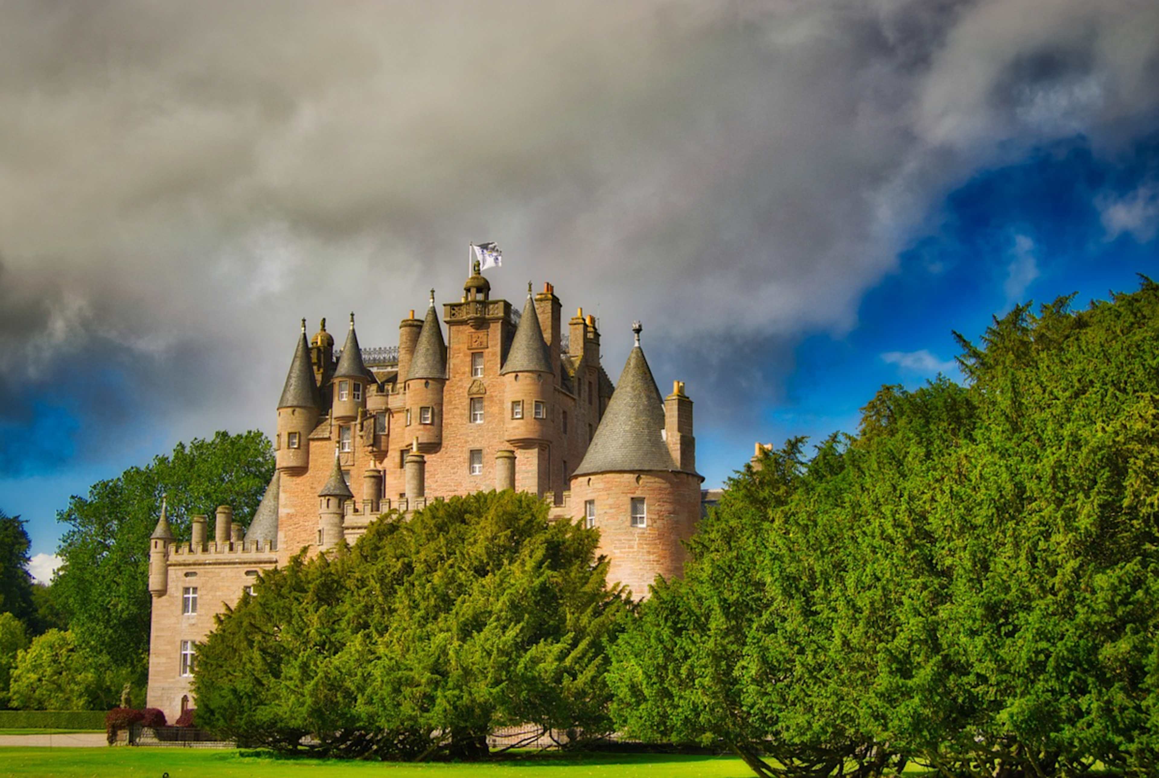 Scottish Summer Highlights: Edinburgh Military Tattoo & More photo 6