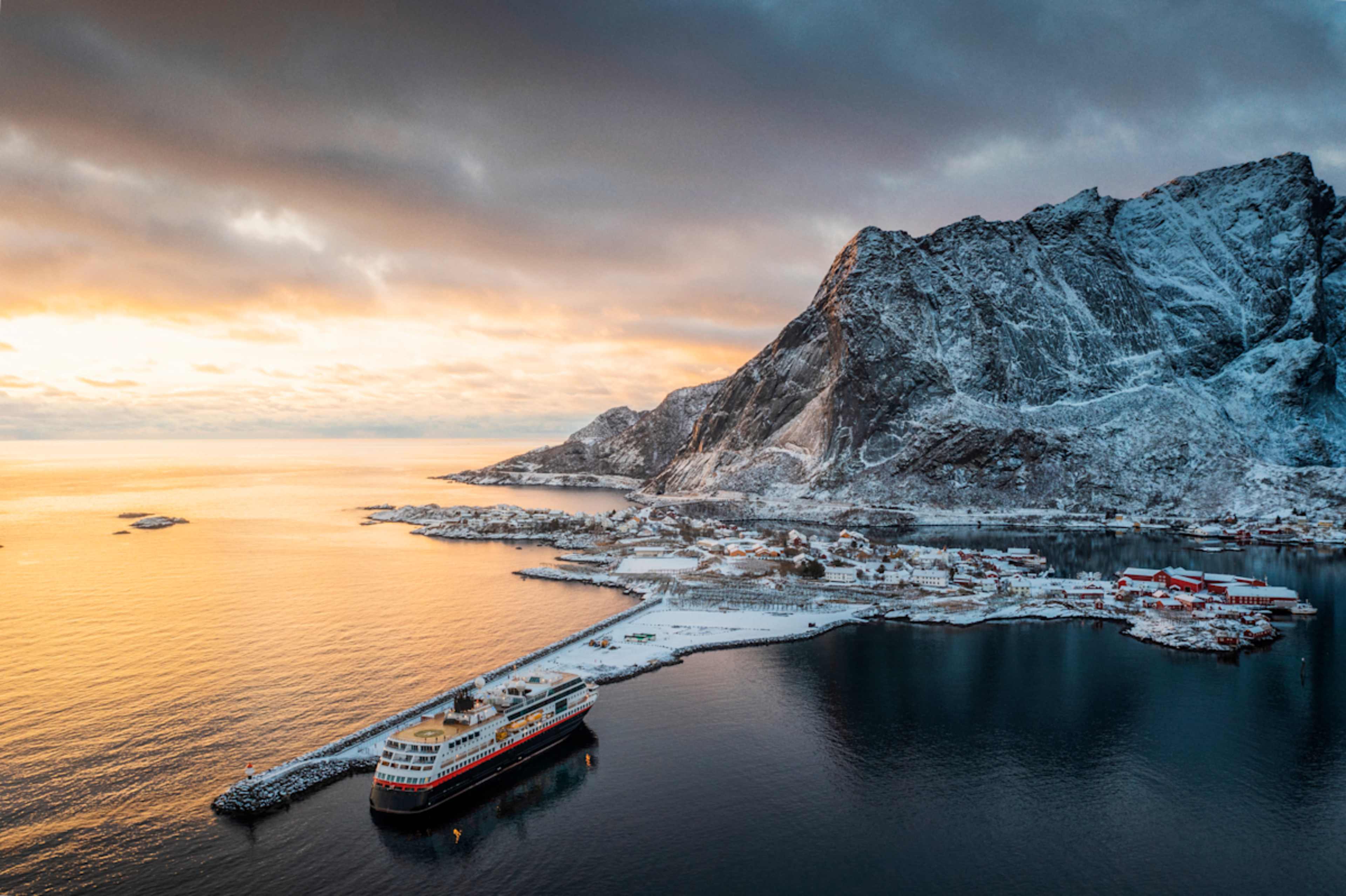 Norway In-Depth: Cities, Fjords & Arctic Circle  photo 6