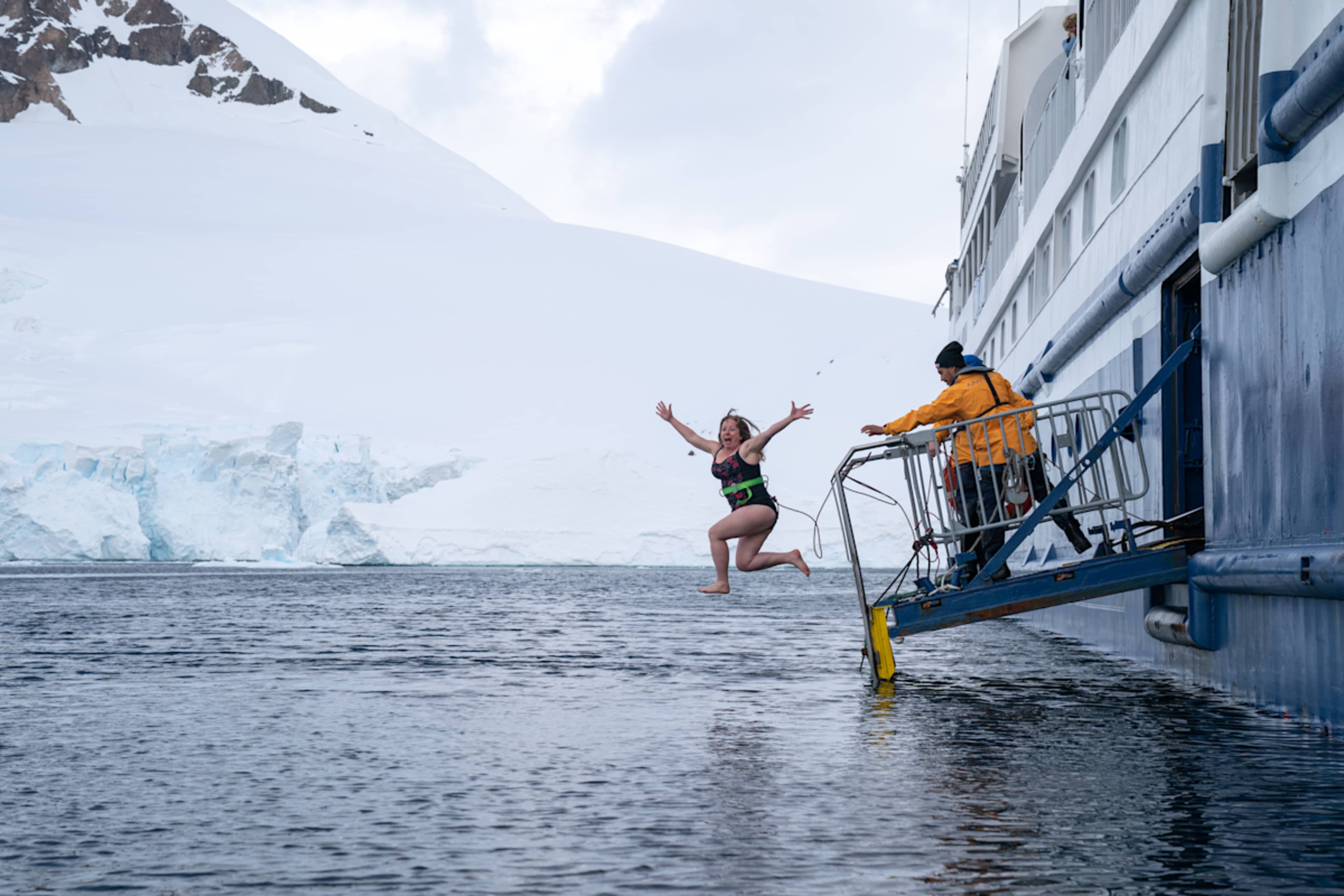 Buenos Aires to Antarctic Wilderness by Air & Sea photo 3
