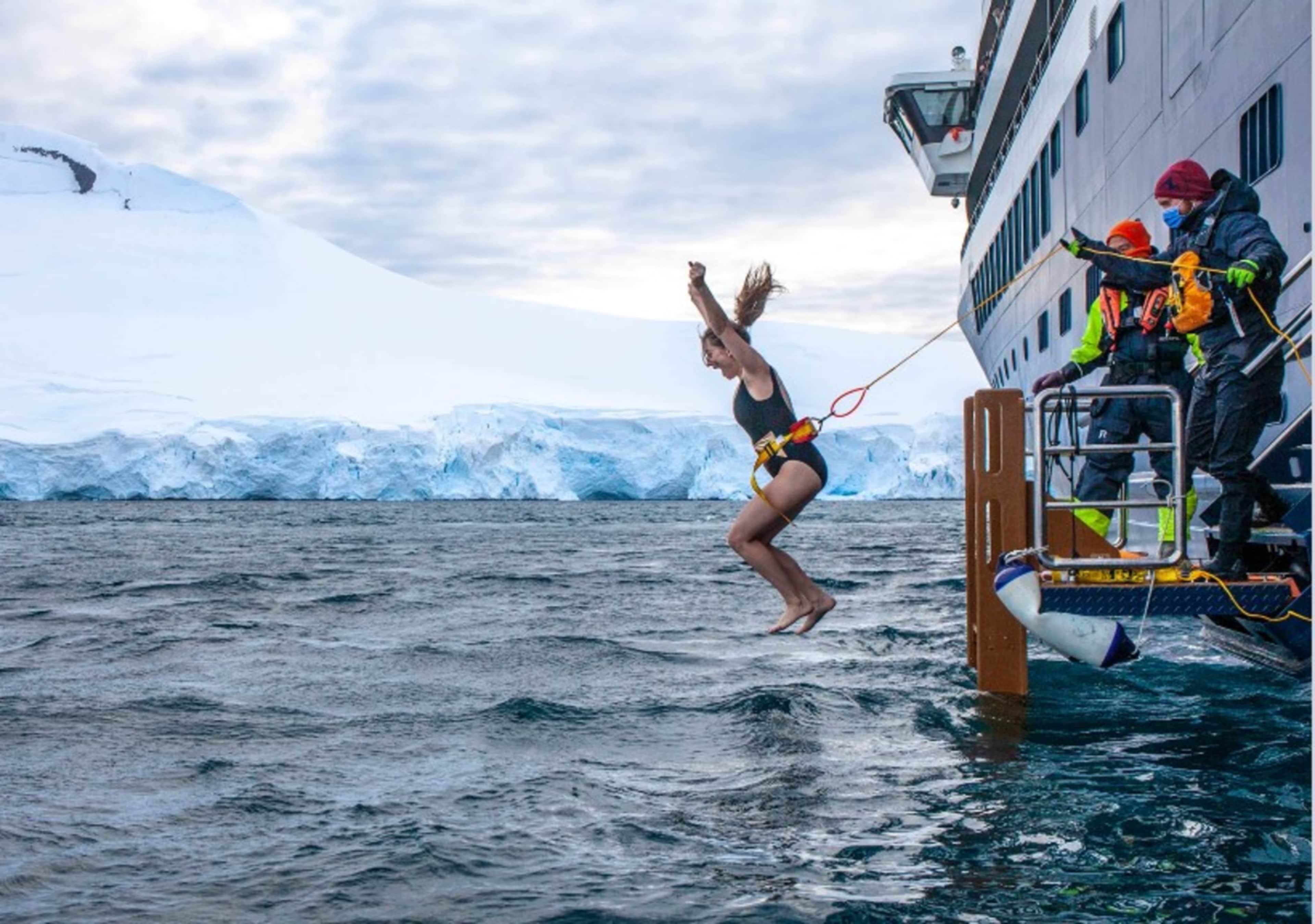 Polar Voyage: Svalbard, Spitsbergen & Southern Fjords photo 3