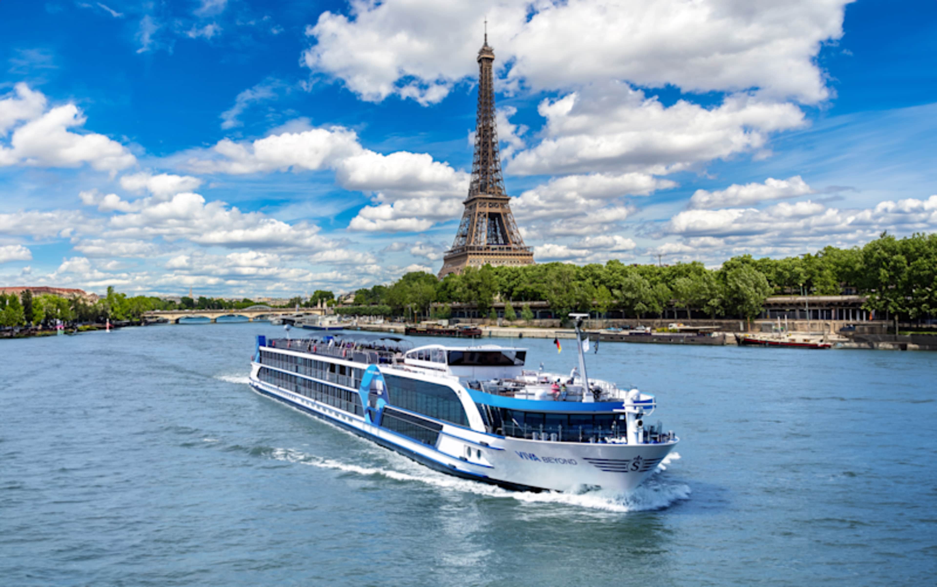 Parisian Delights & Cruising the Romantic Seine River  photo 1