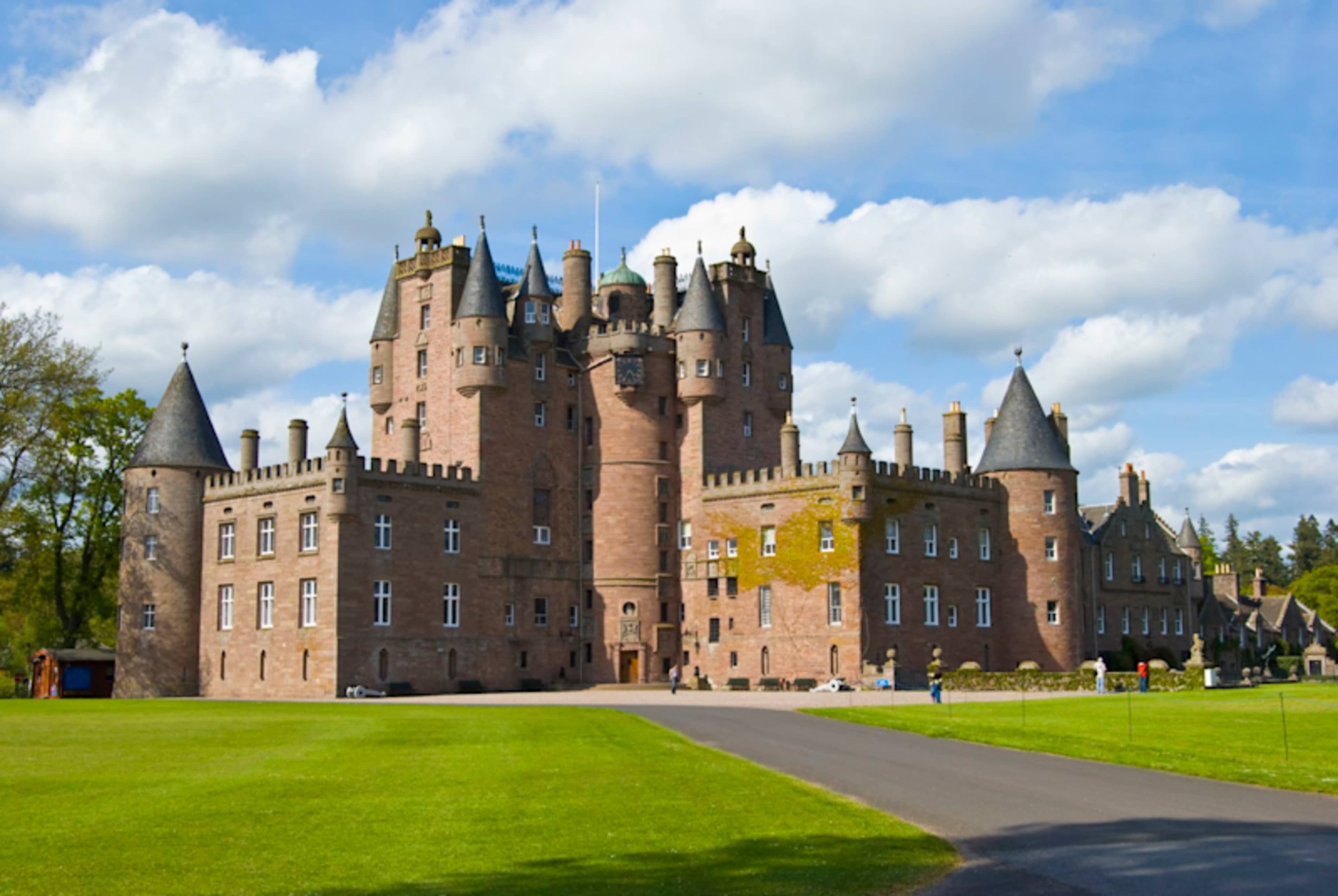 Crown Jewels: Scottish Castles & Scenic Wonders photo 2