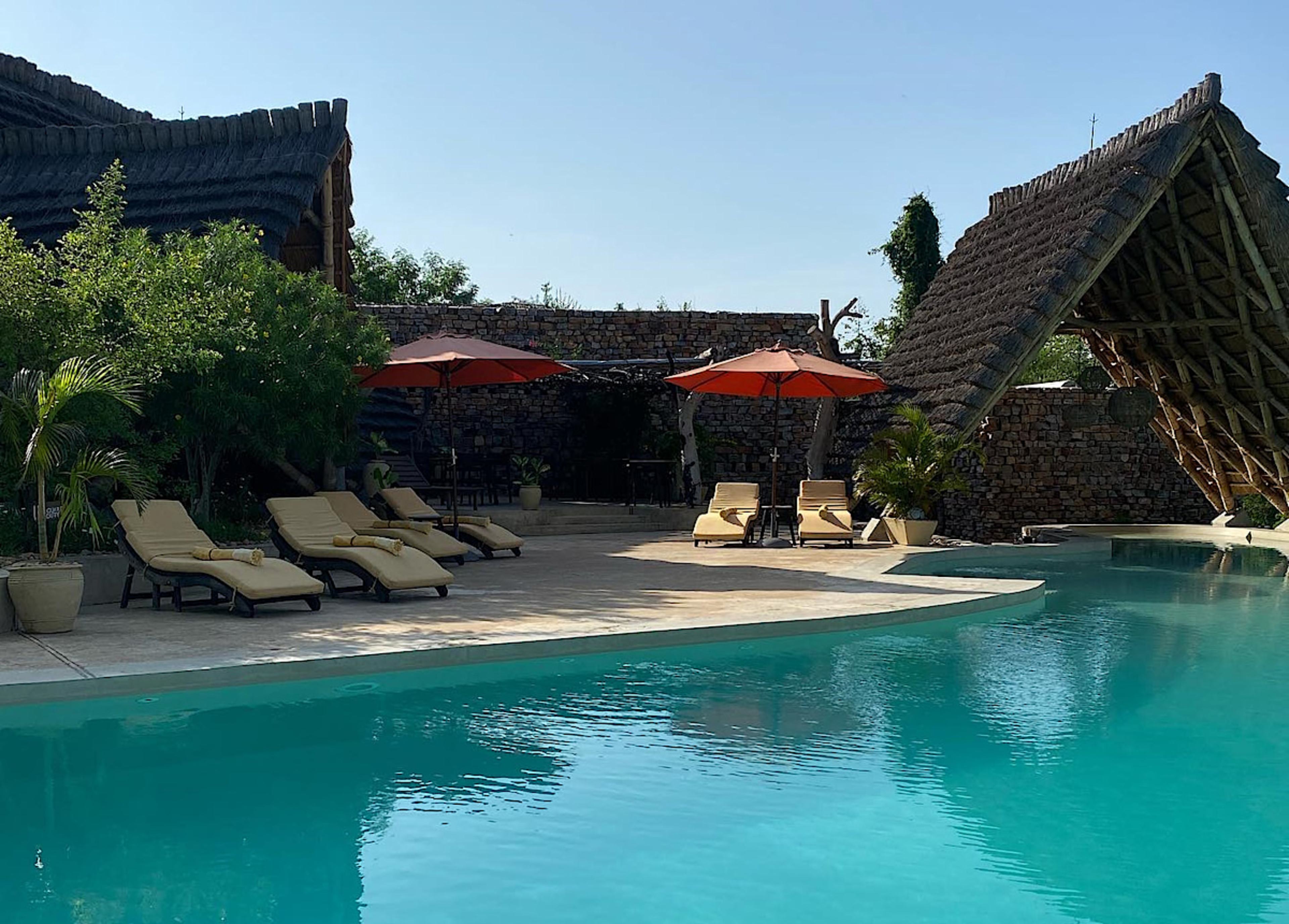 Swimming Pool & Pool Deck