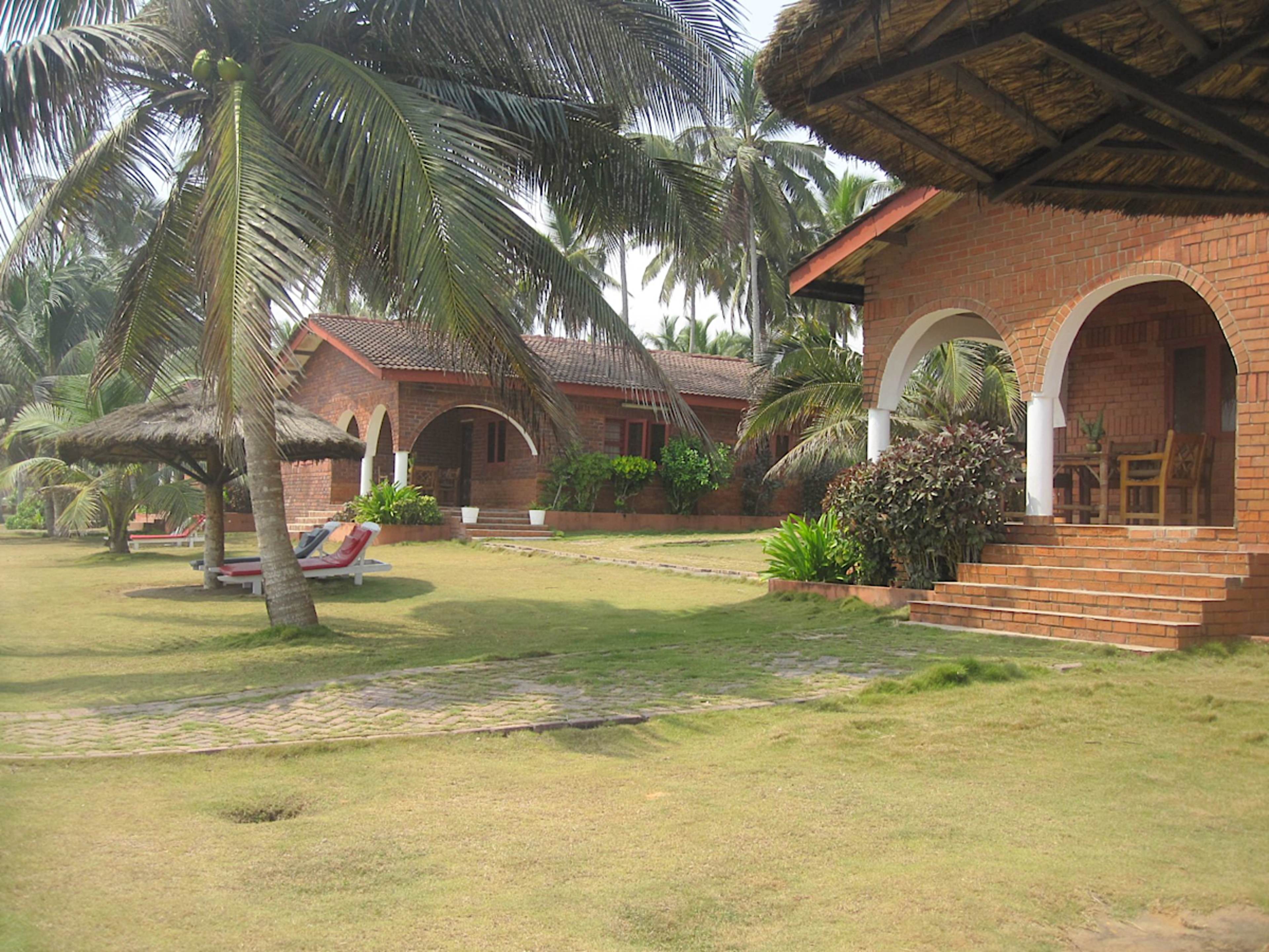 Coconut Grove Beach Resort