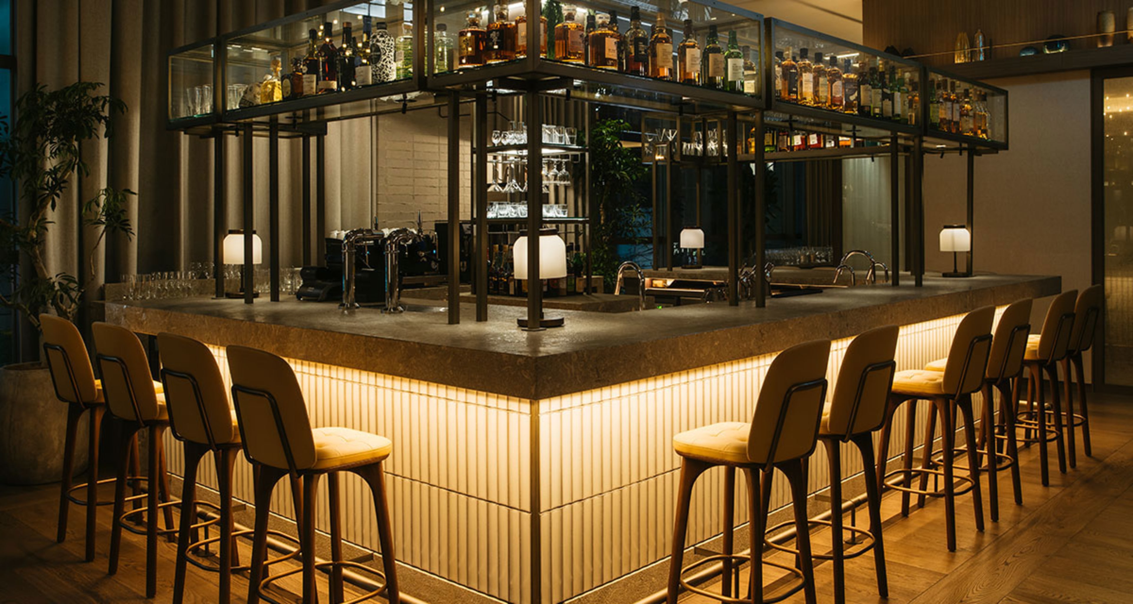 Hotel Bar