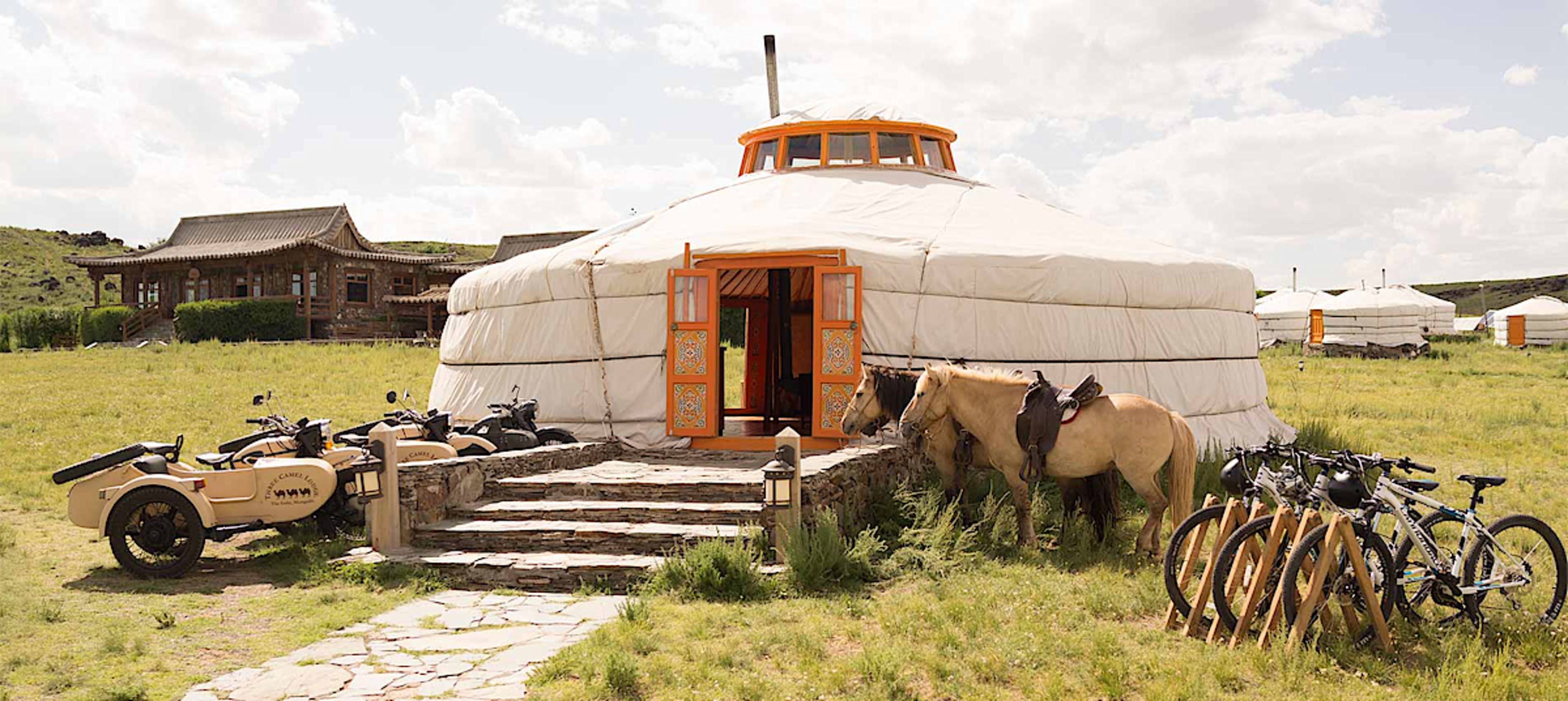 THREE CAMEL LODGE