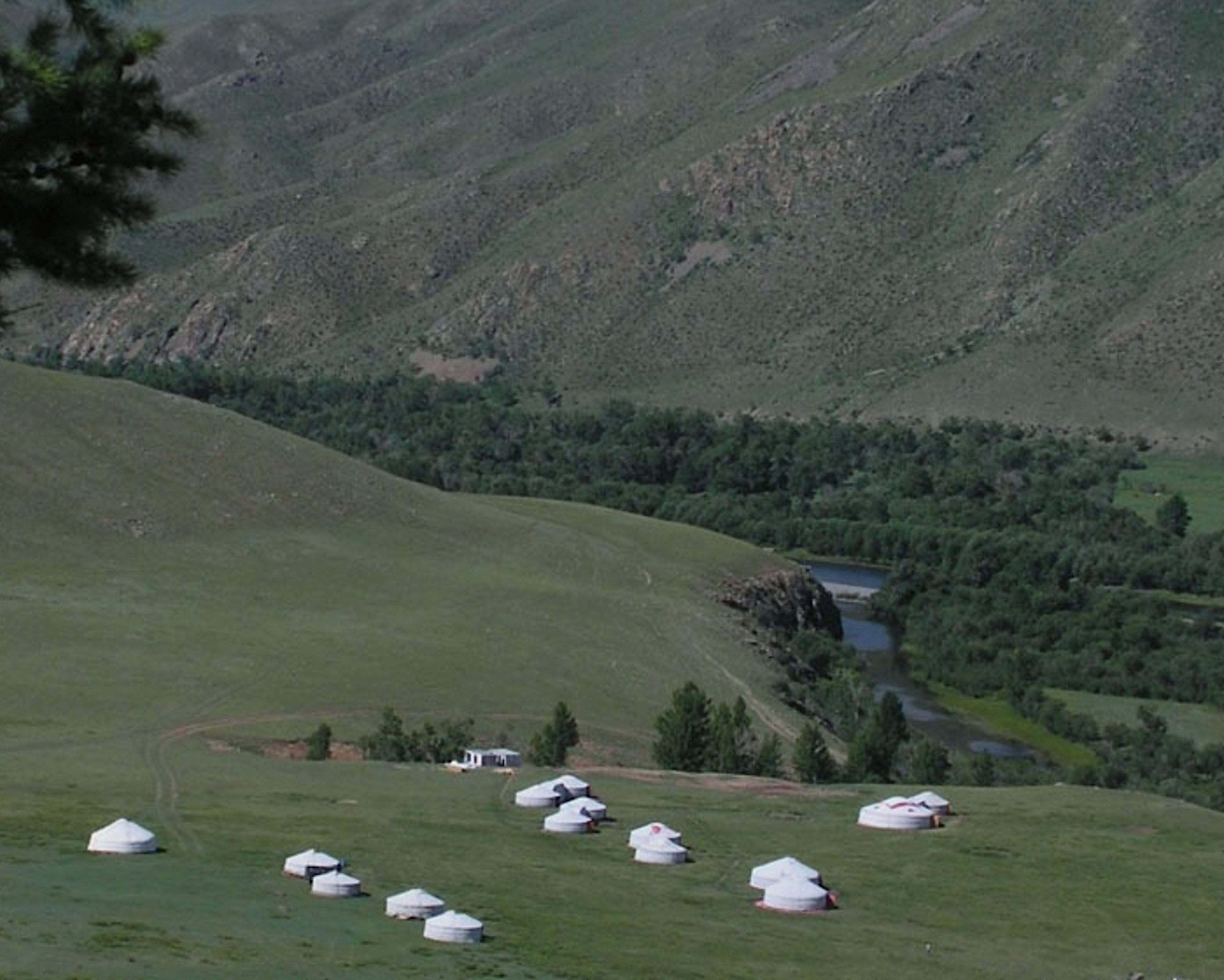 Tuul Riverside Lodge