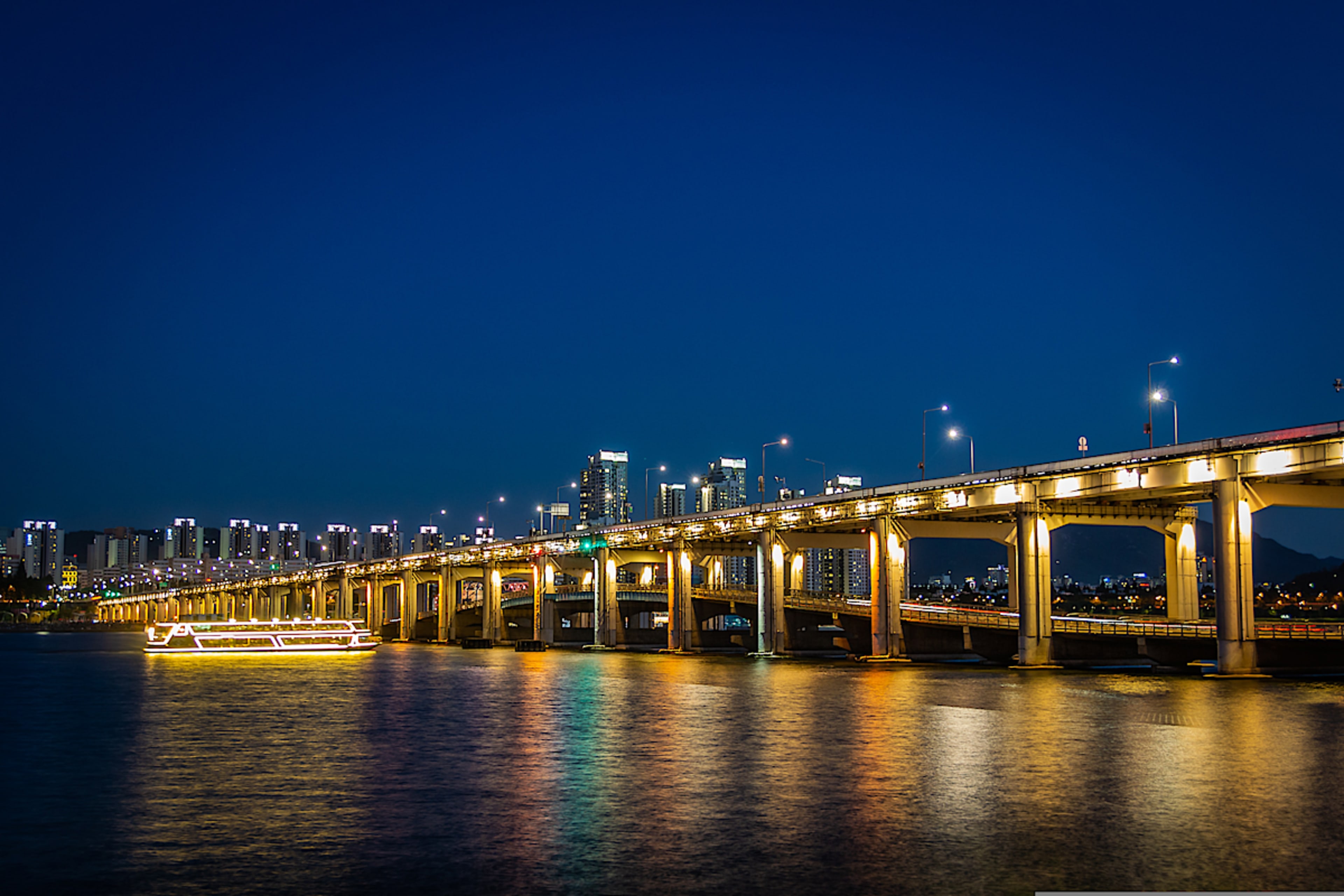 Han River Evening Cruise in Seoul