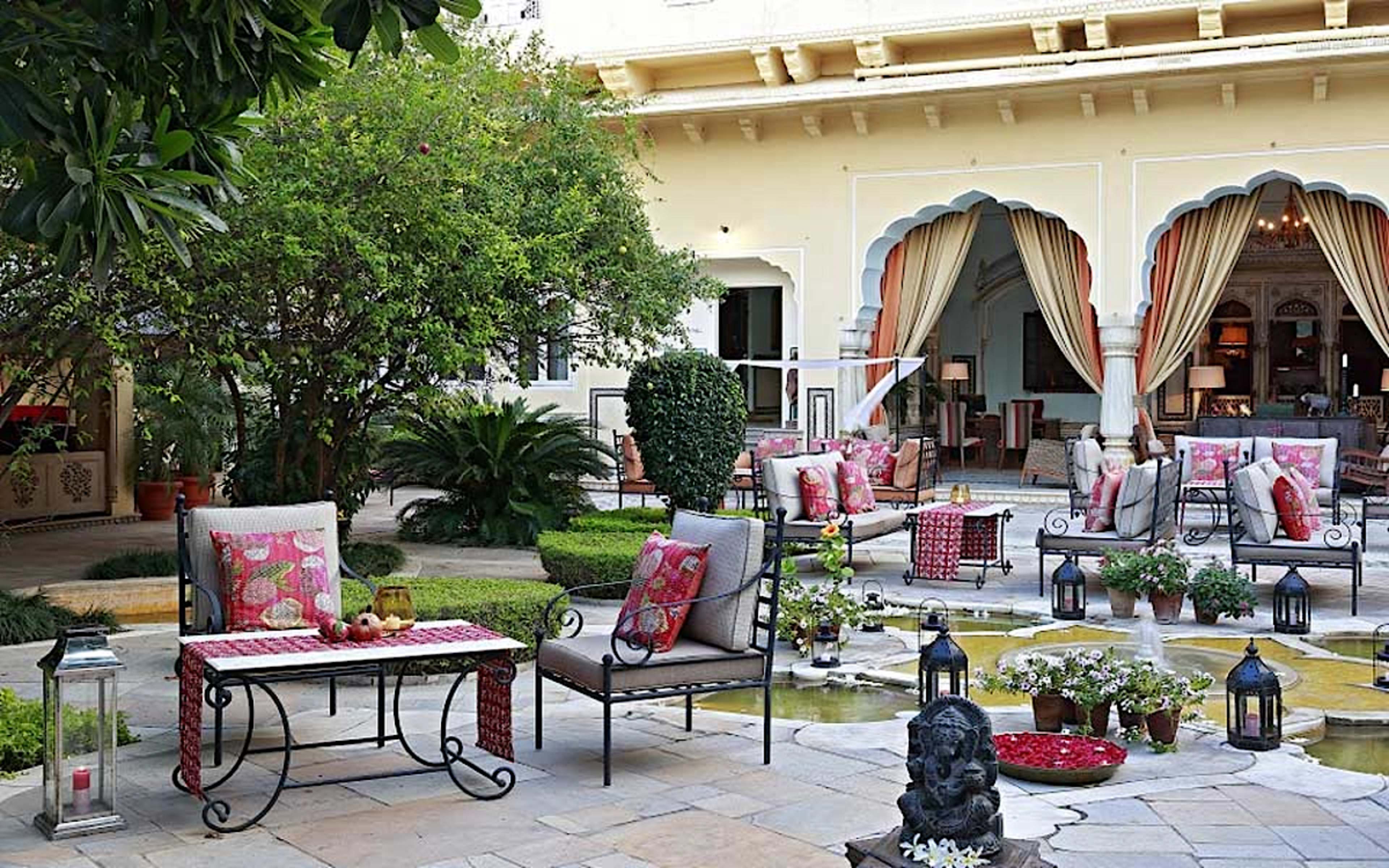 Outdoor Lounge