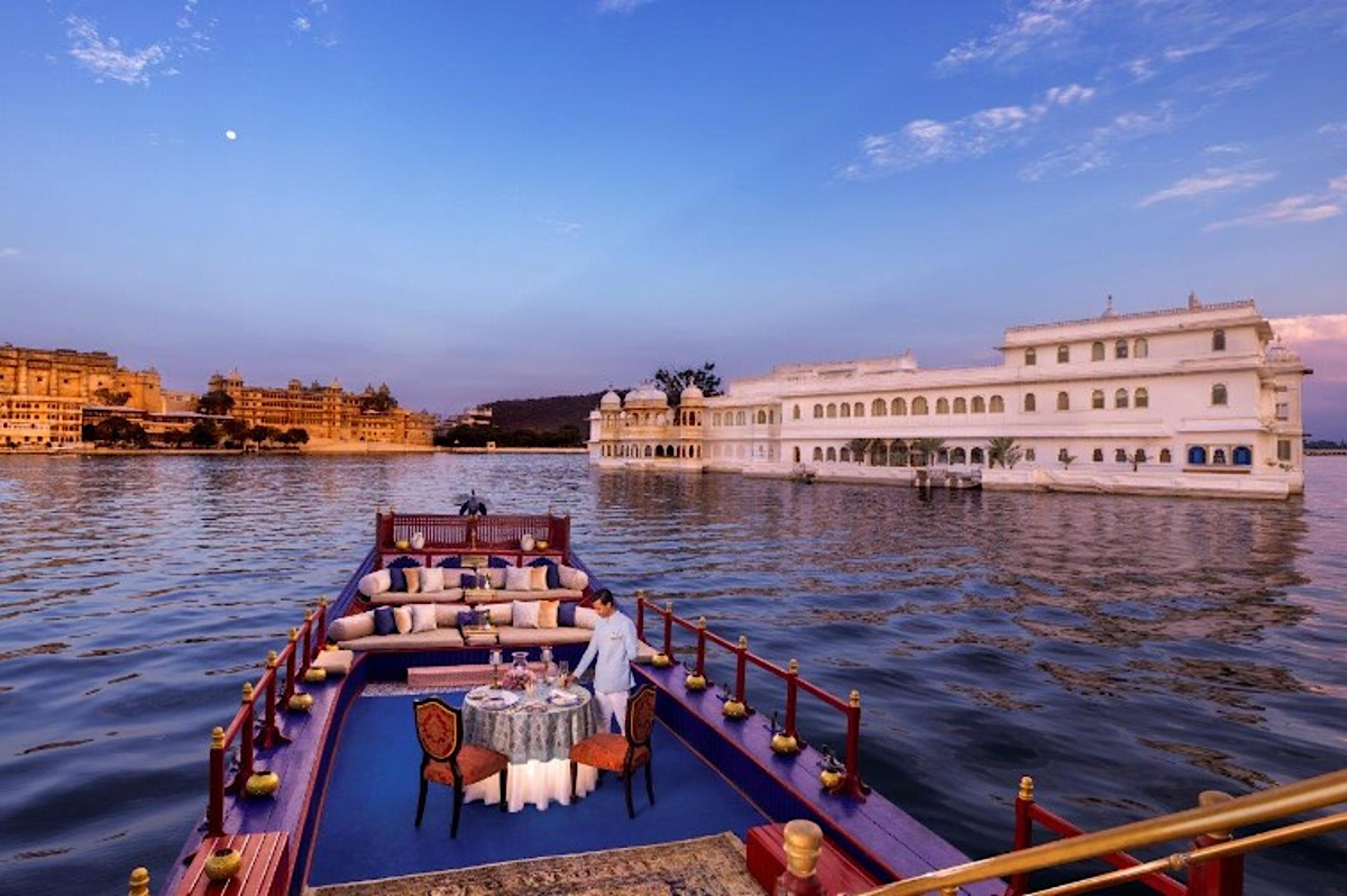 Ganguar Royal Boat