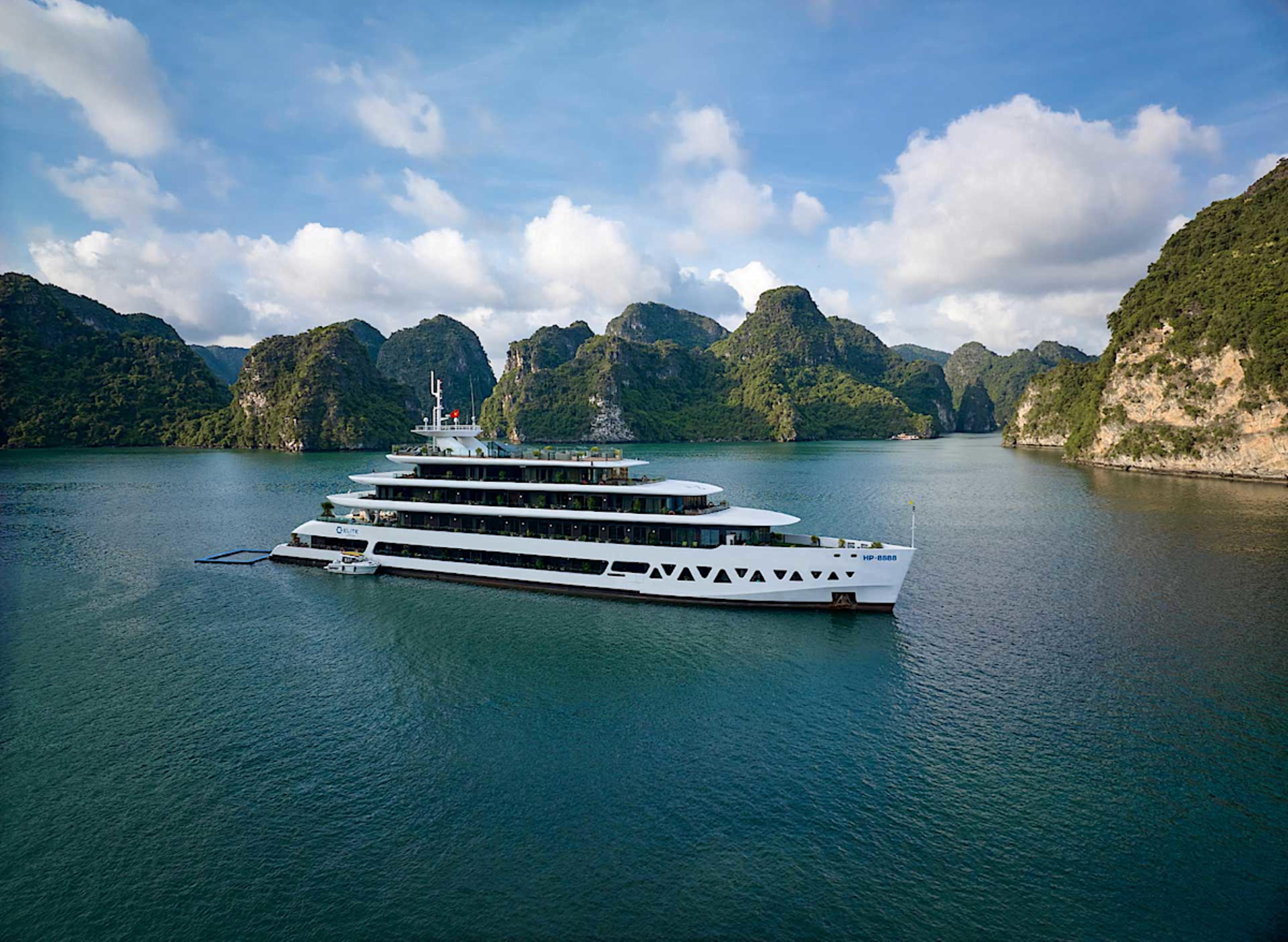 Cruise Exterior