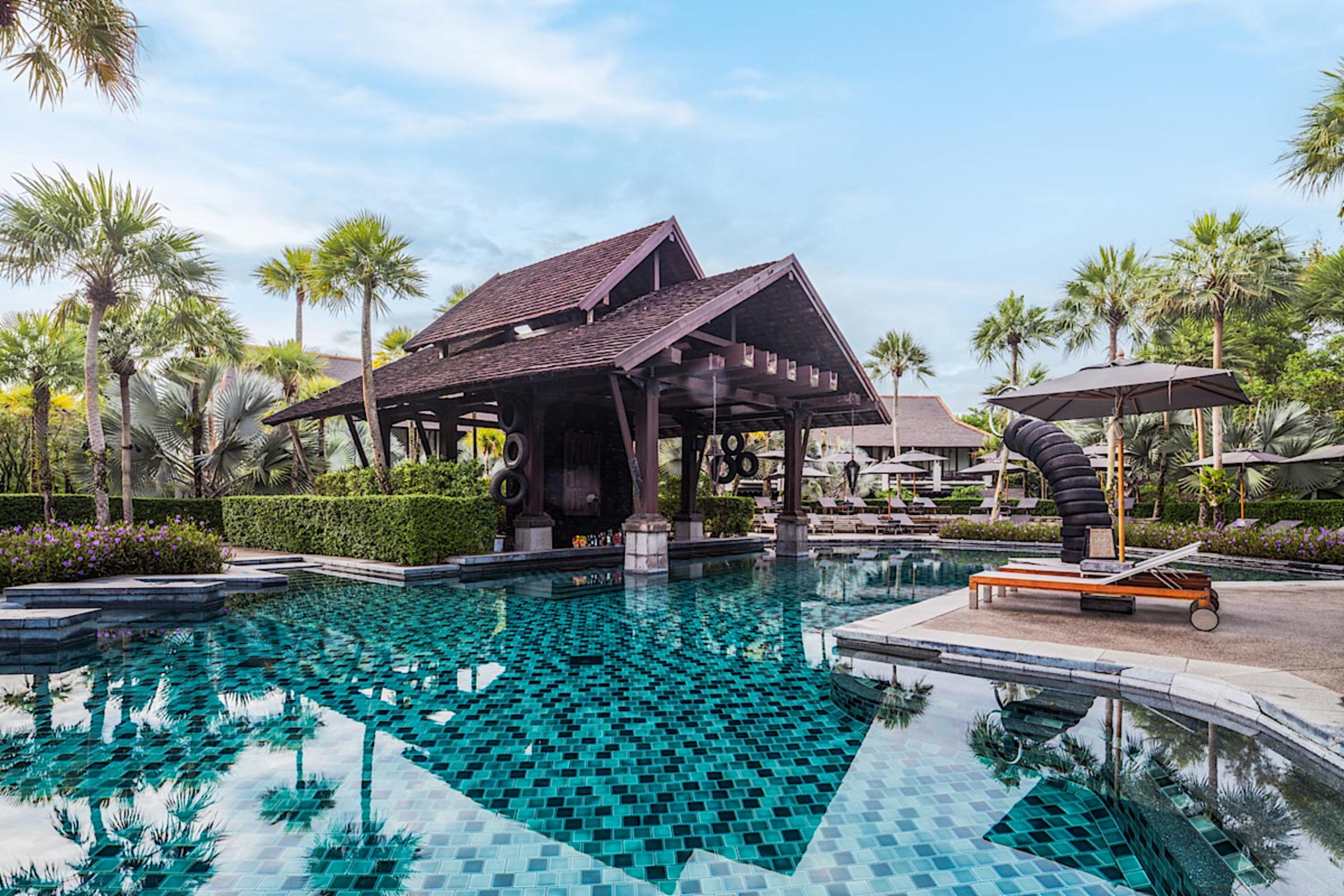 Pool Bar