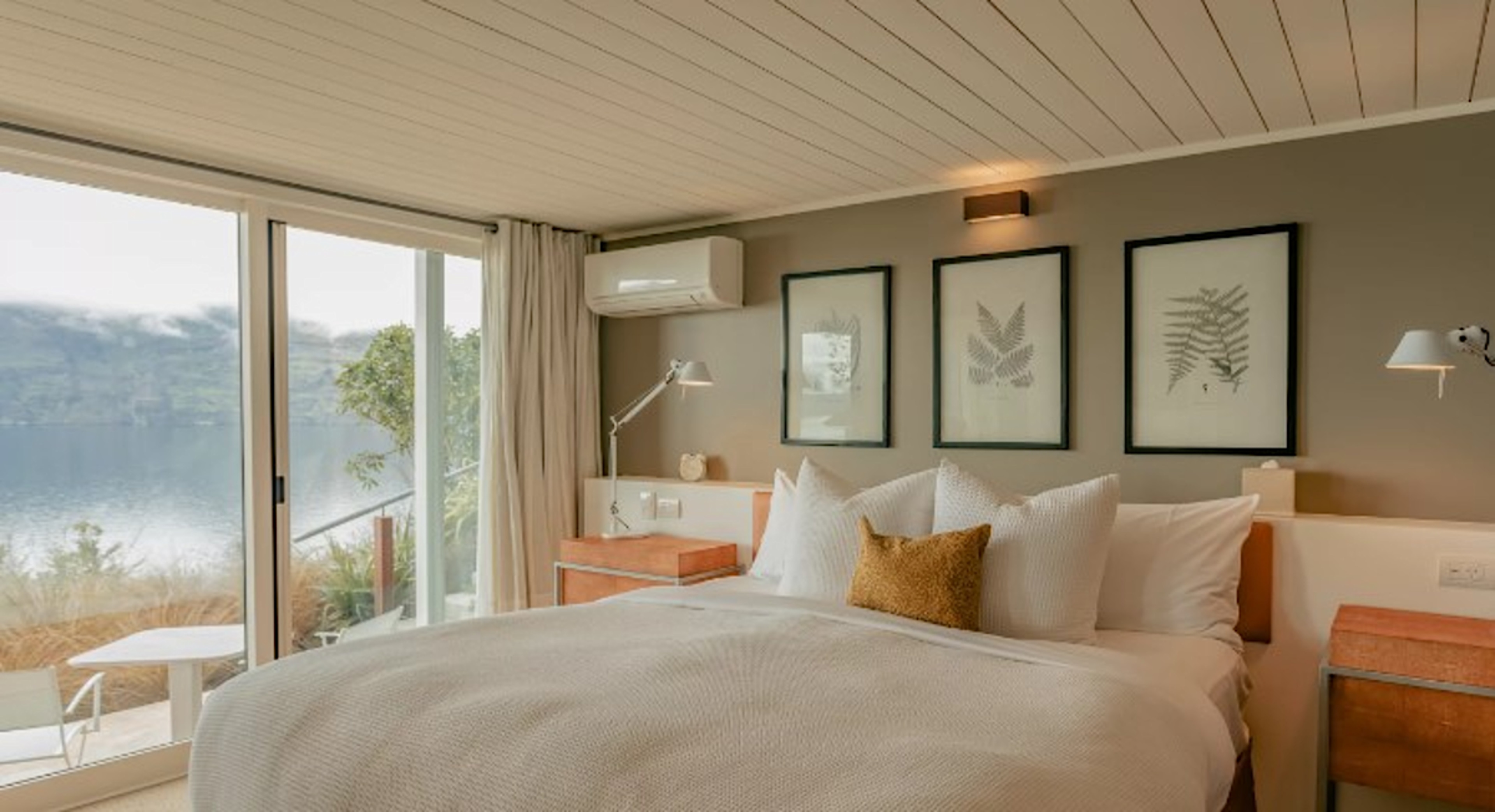 Lakeview Suite
