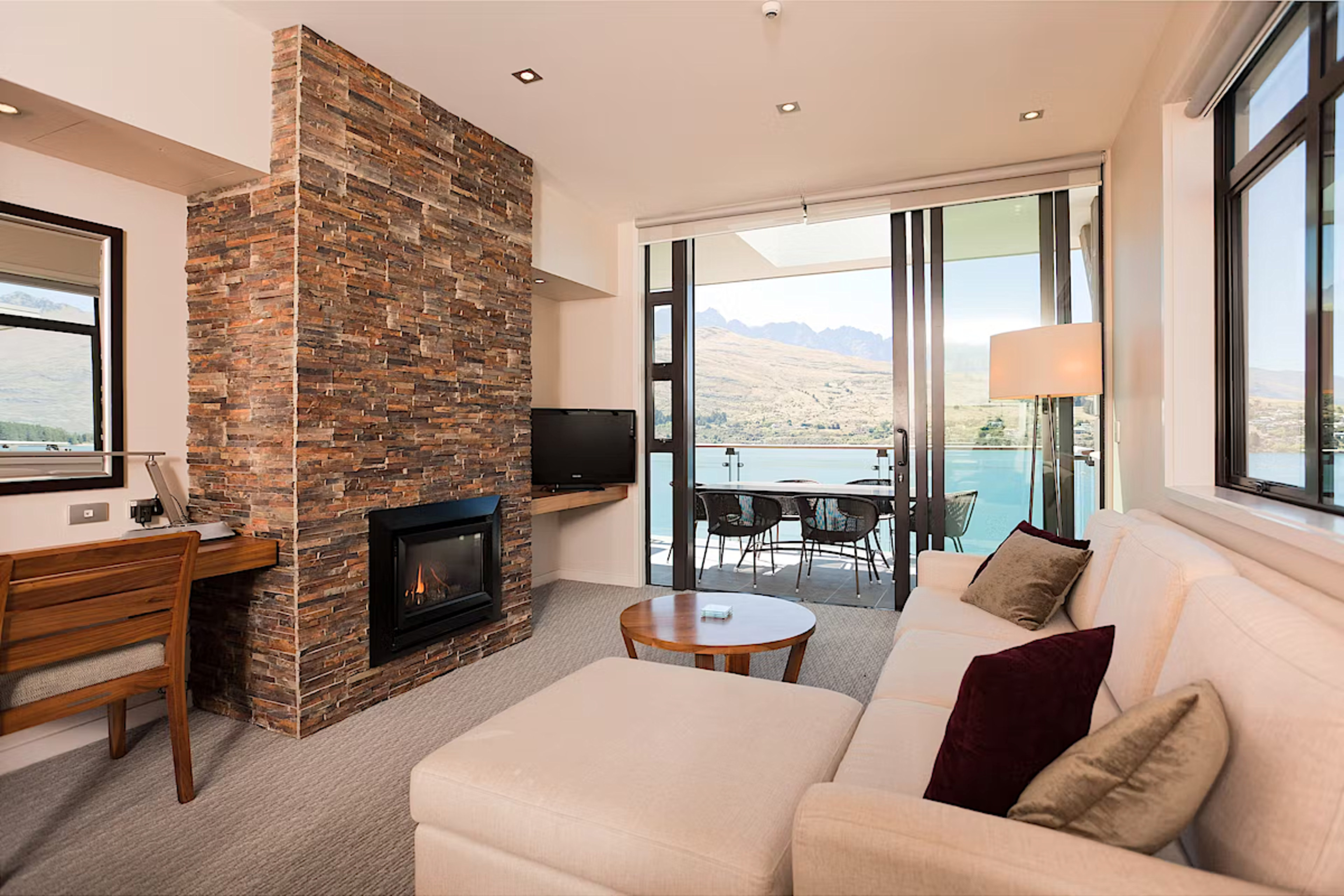 2 Bedroom Lake View