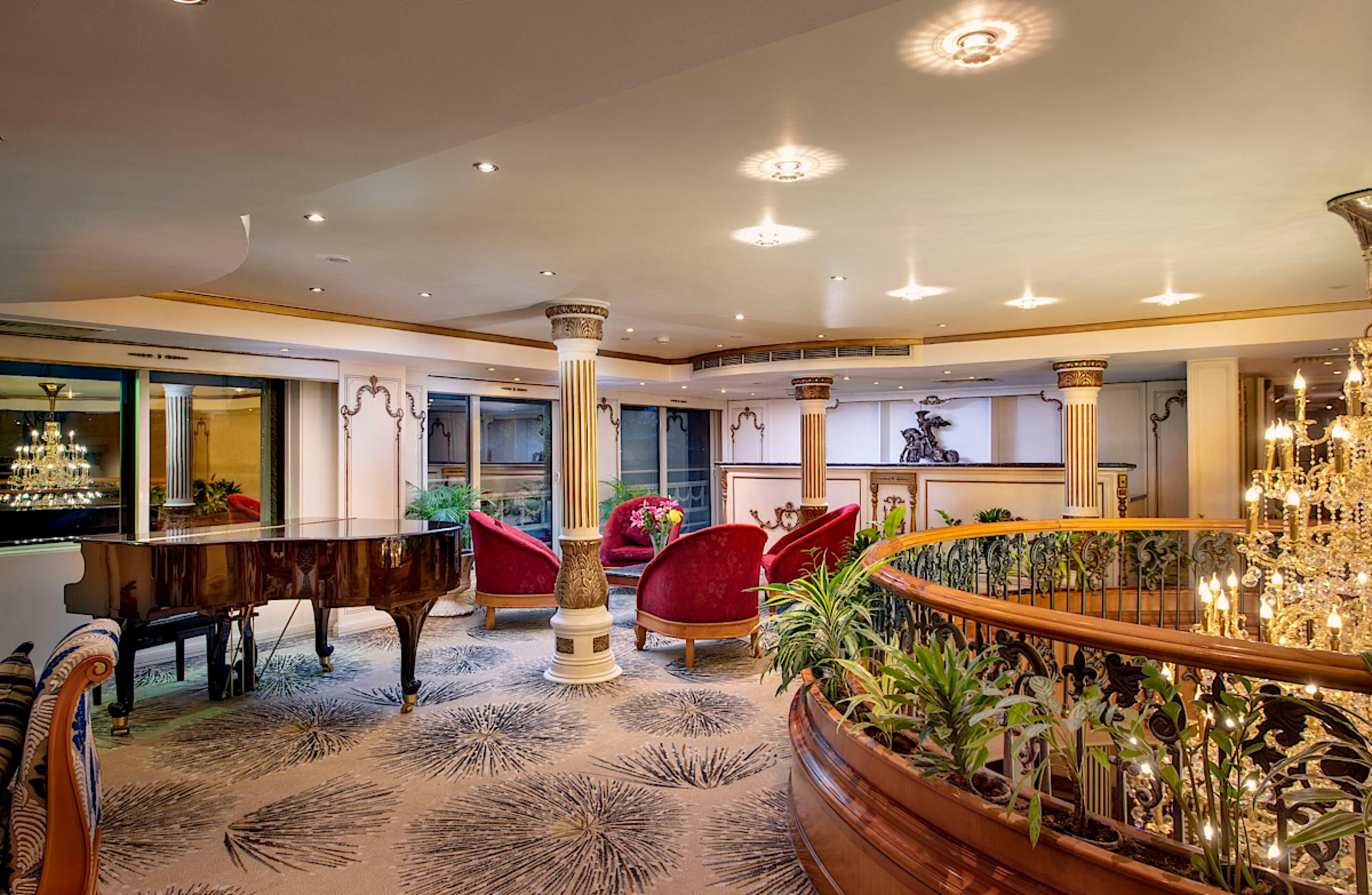 Piano Bar