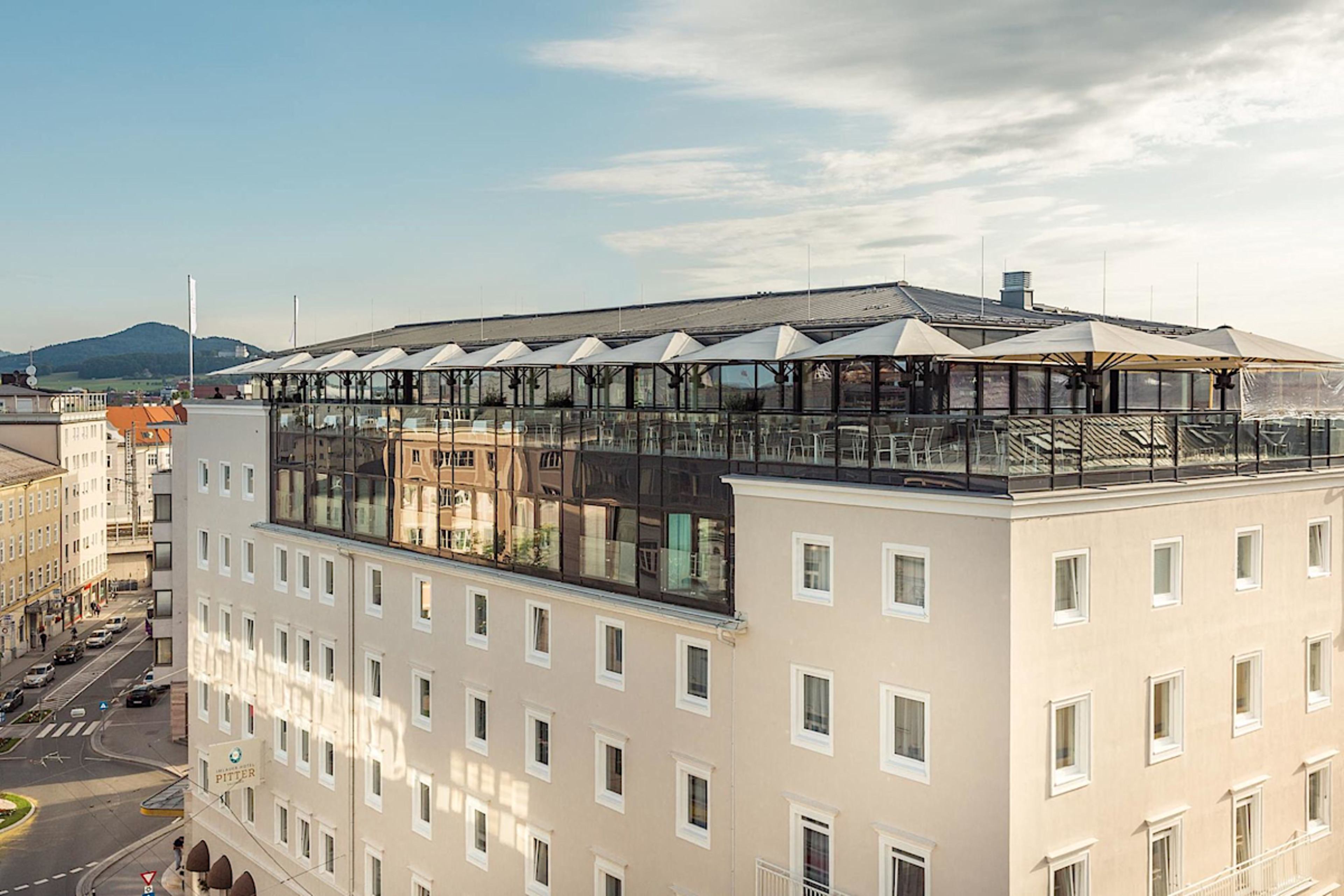 Rooftop Restaurant & Bar