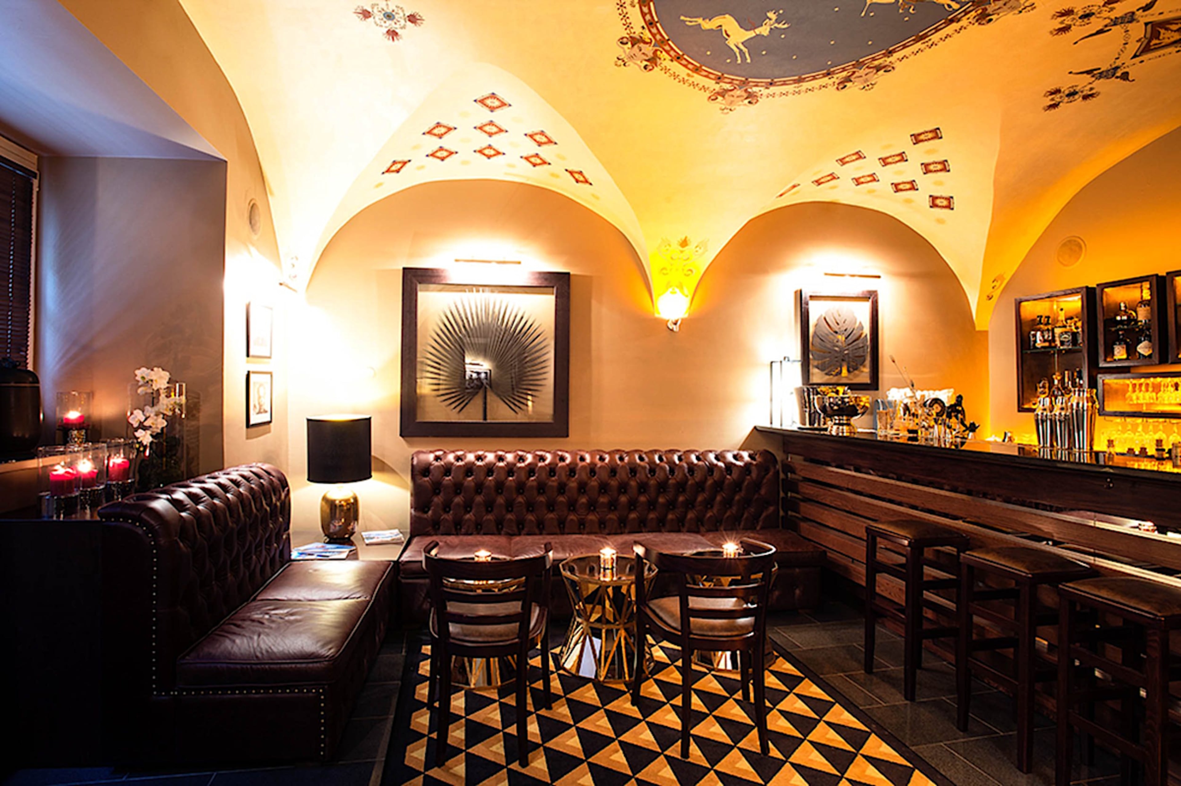 Lounge Bar