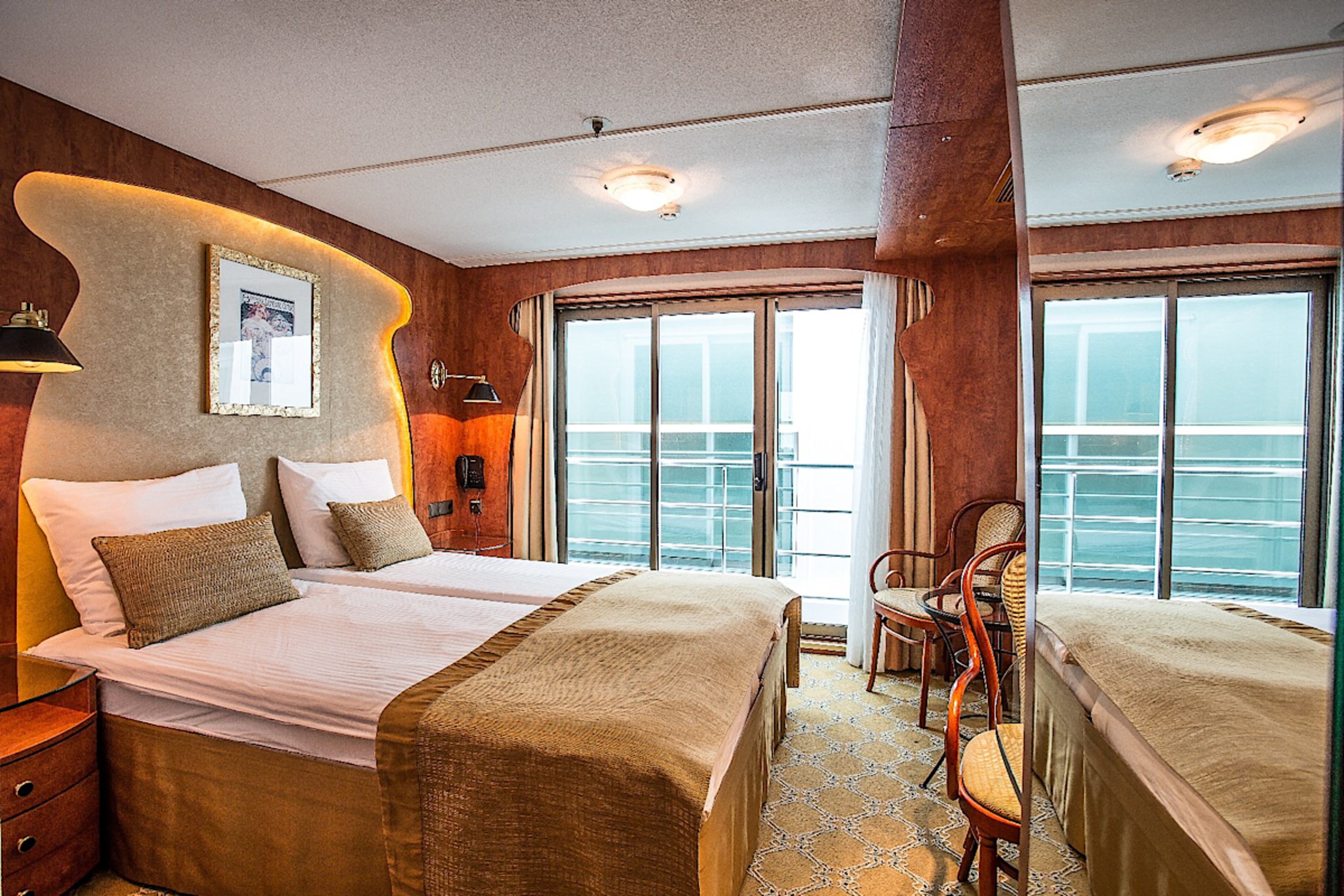 Double Cabin (Emerald Deck)