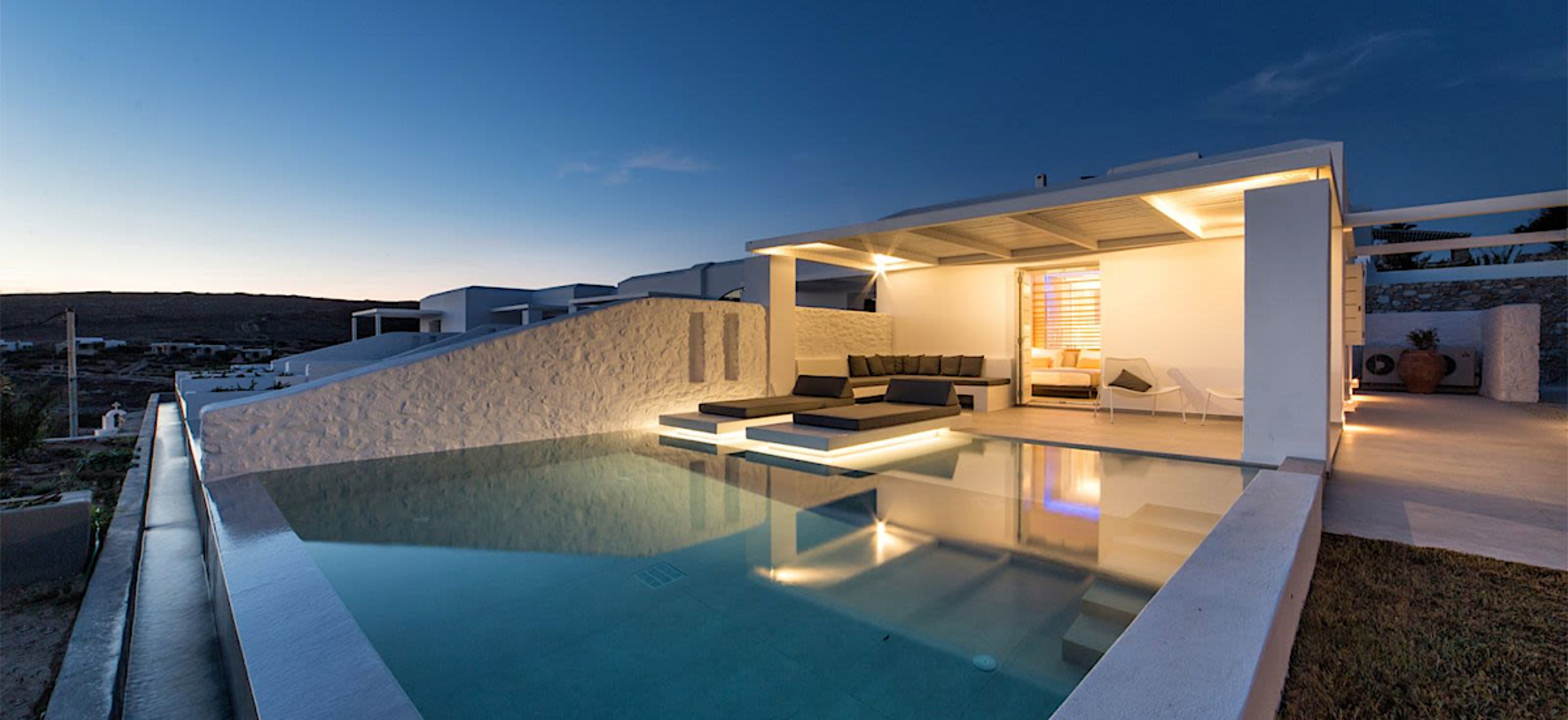 Walk Out Infinity Pool