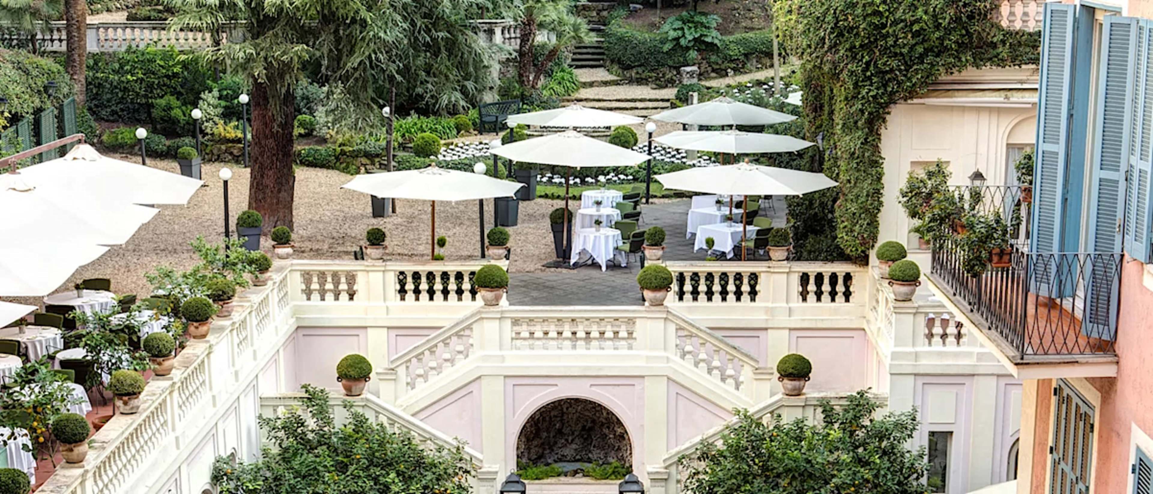 Garden Dining