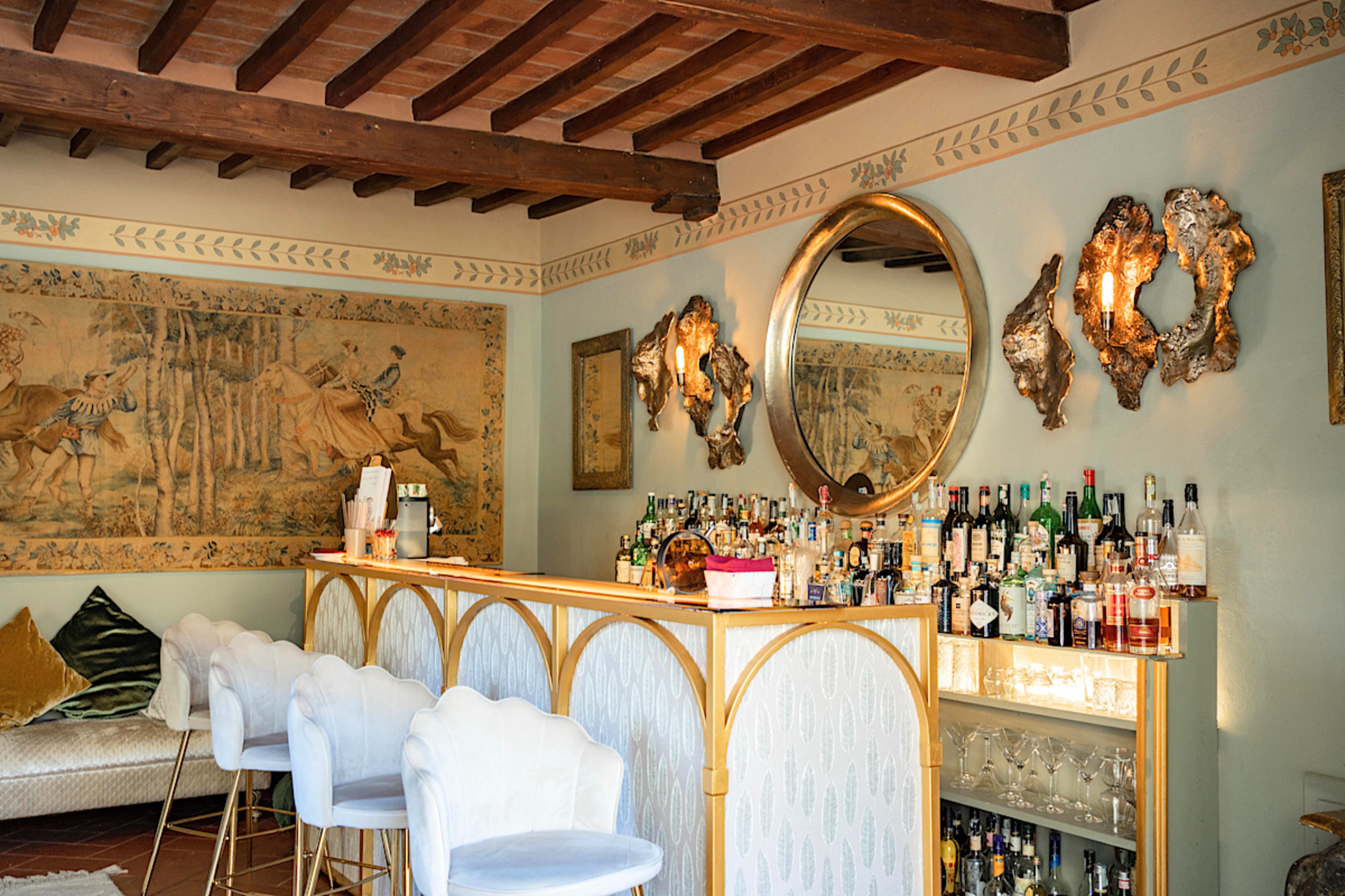 Lounge Bar