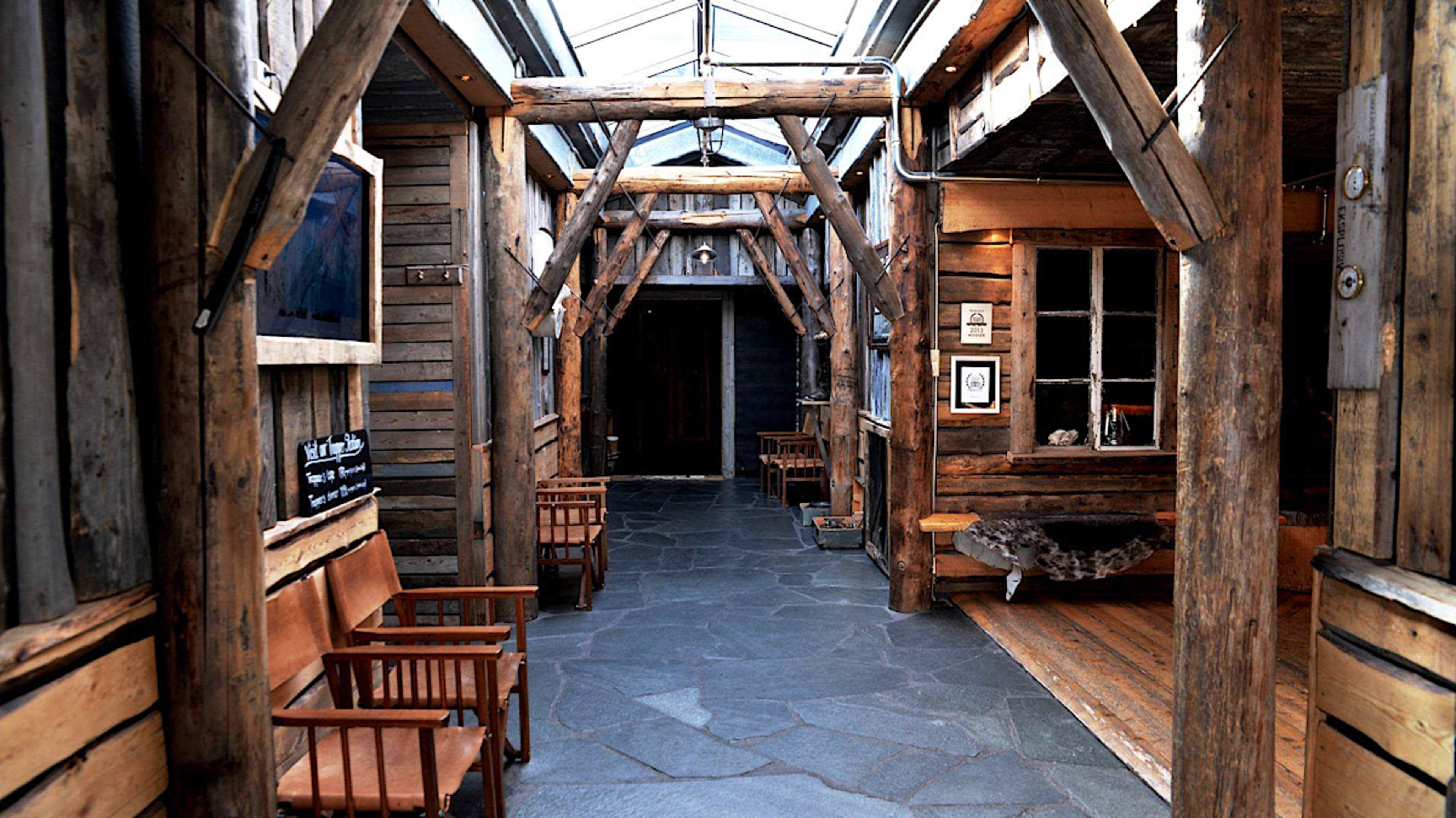 Basecamp Hotel Corridor