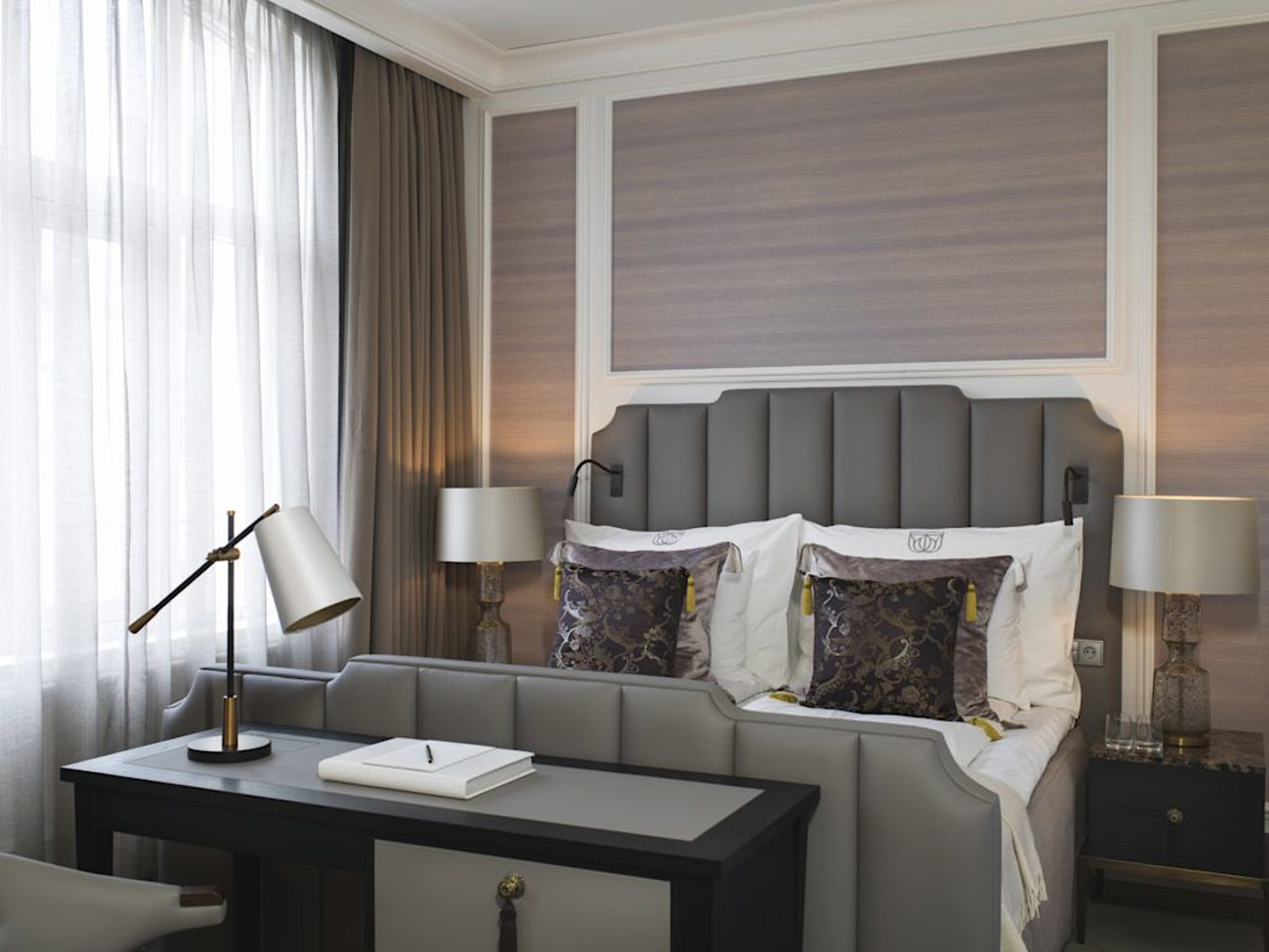 Deluxe 1897 Room