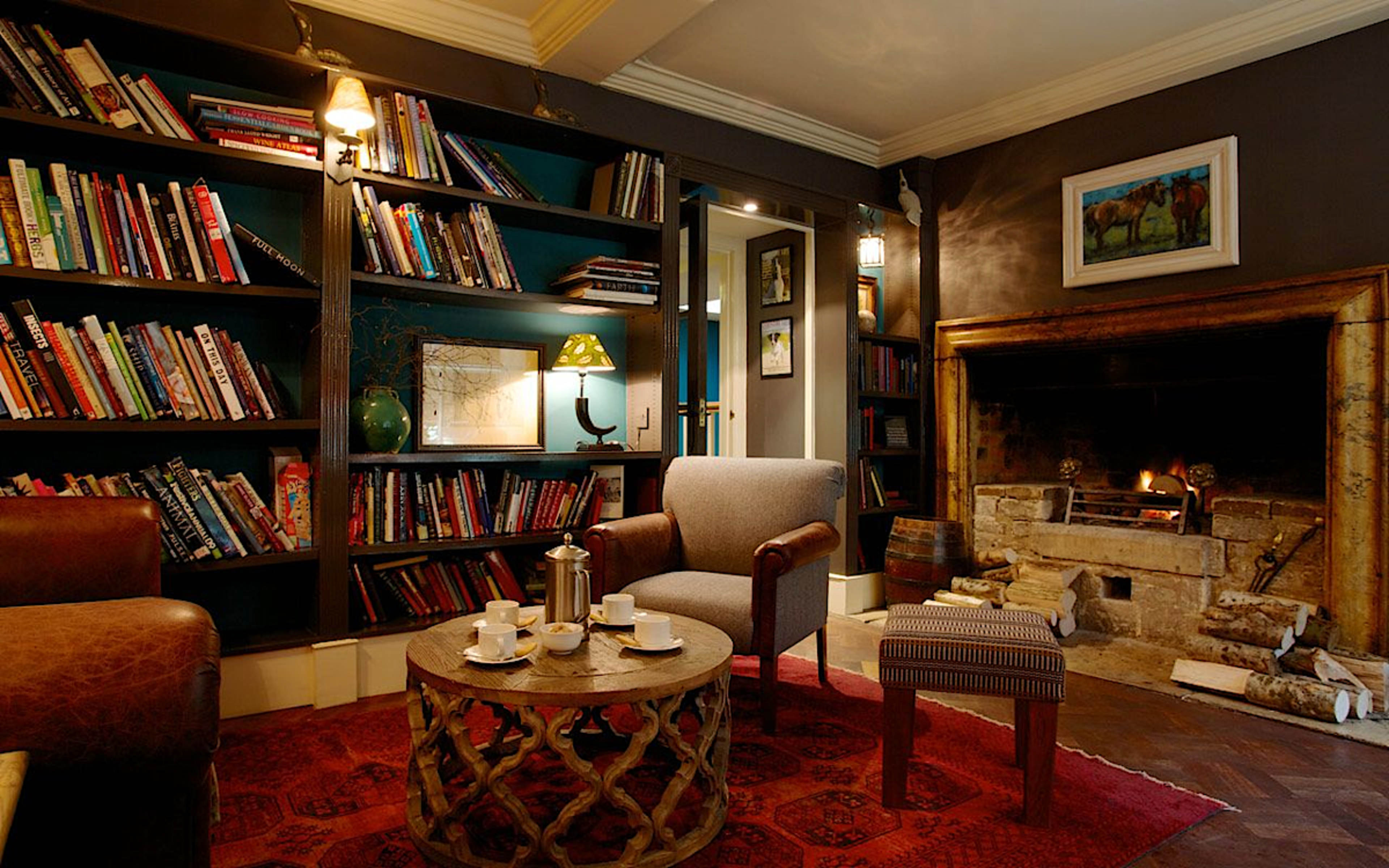 bay tree hotel library lounge