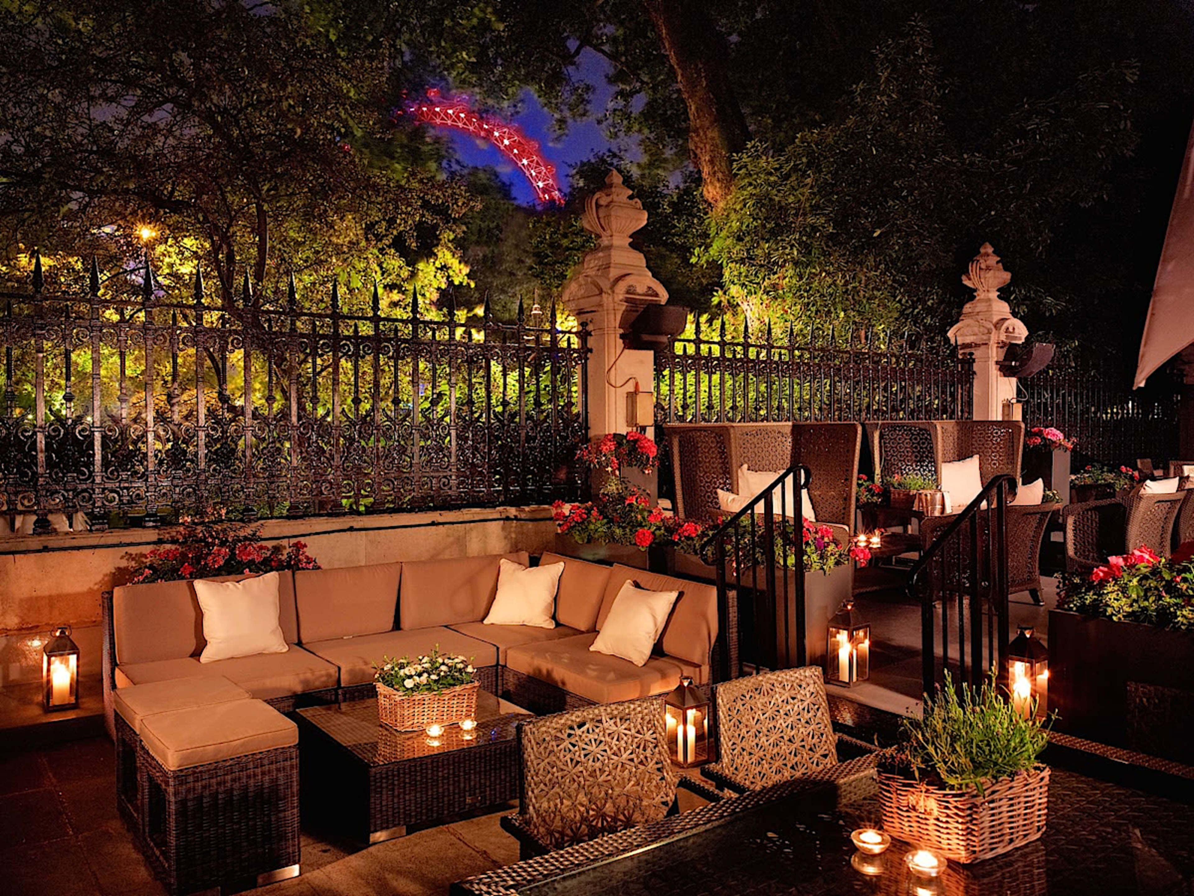 Royal Lounge
