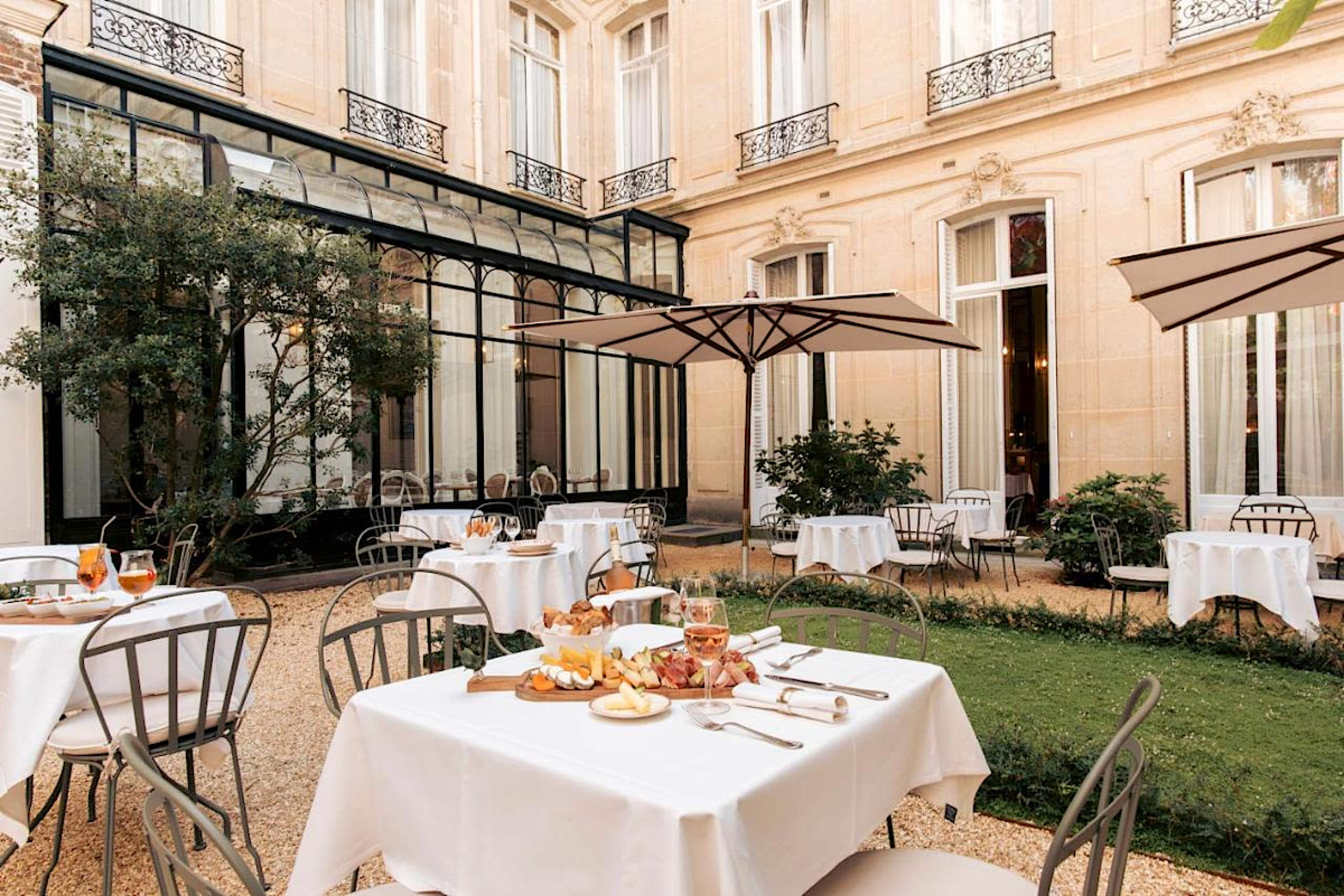 Courtyard Restaurant