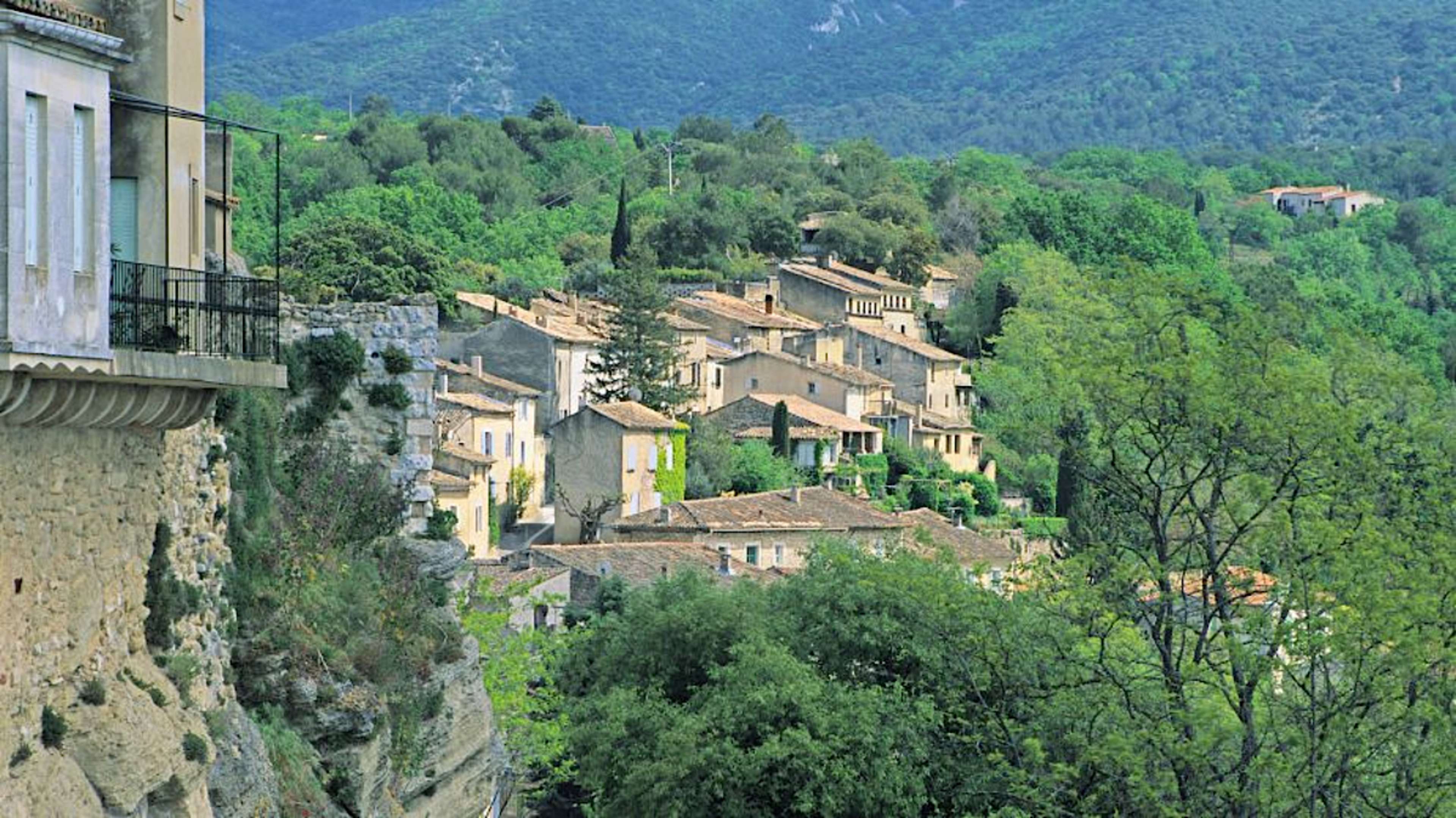 Menerbes