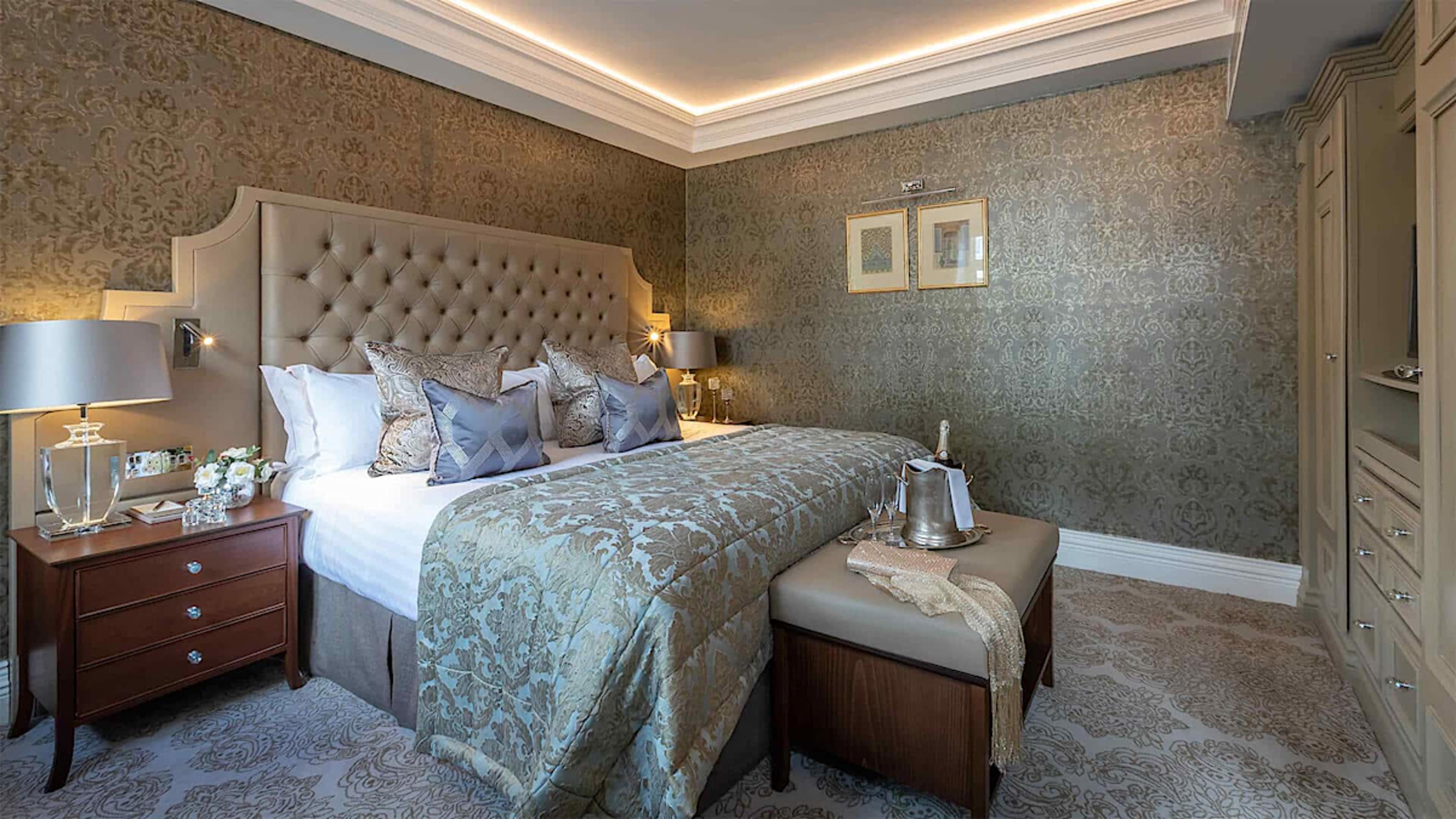 Queen Ann Room