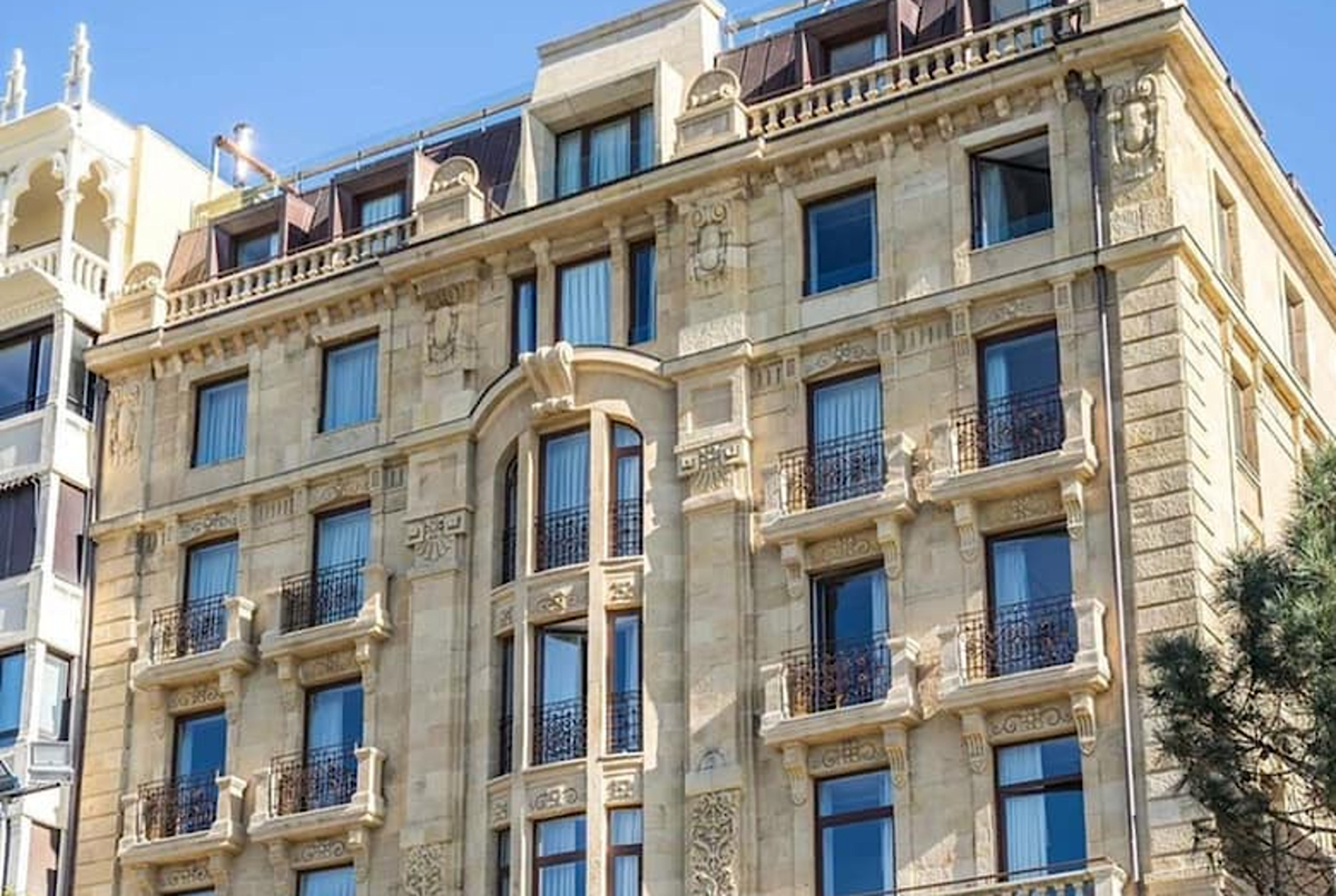 Lasala Plaza Hotel