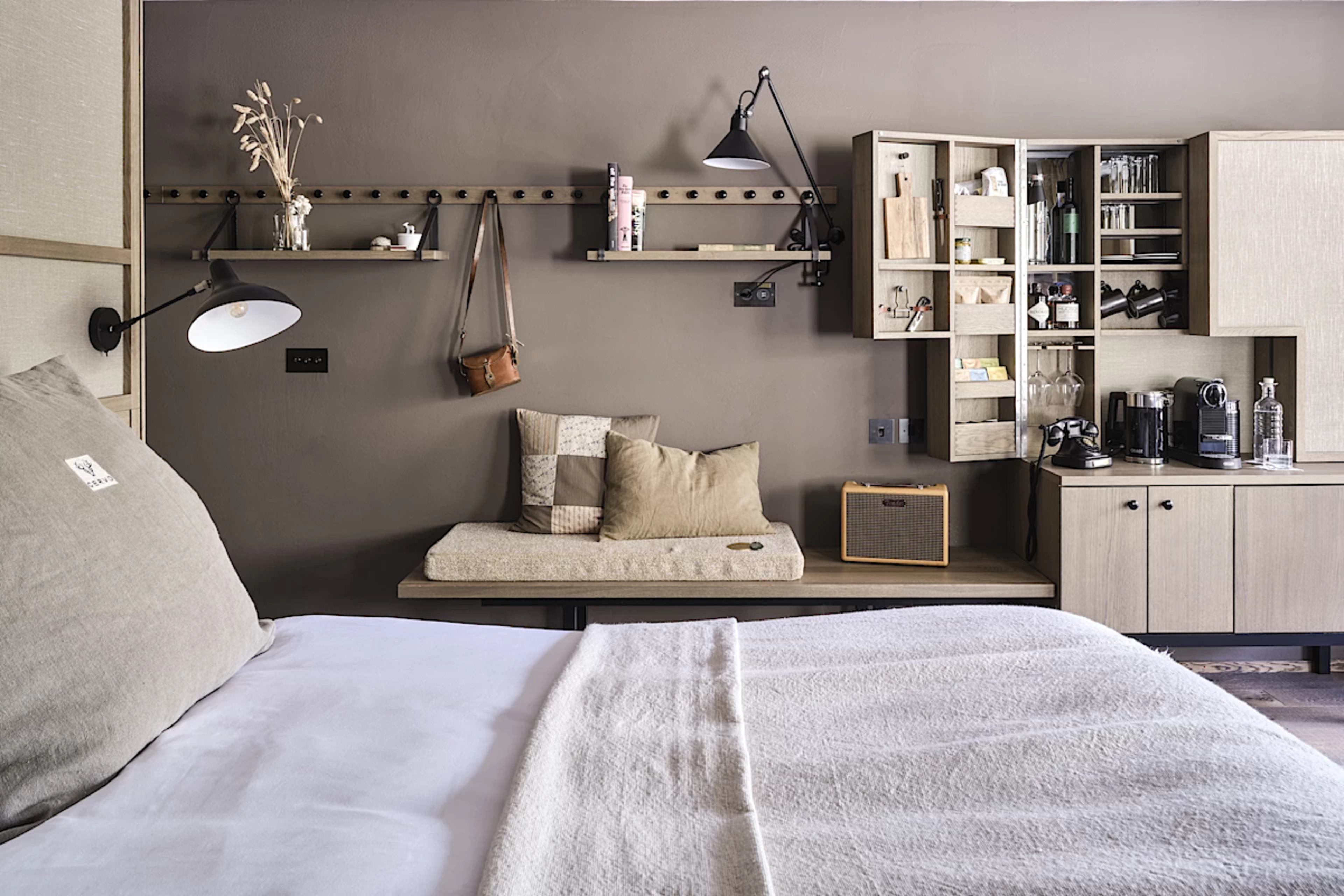 Alpinist L Room