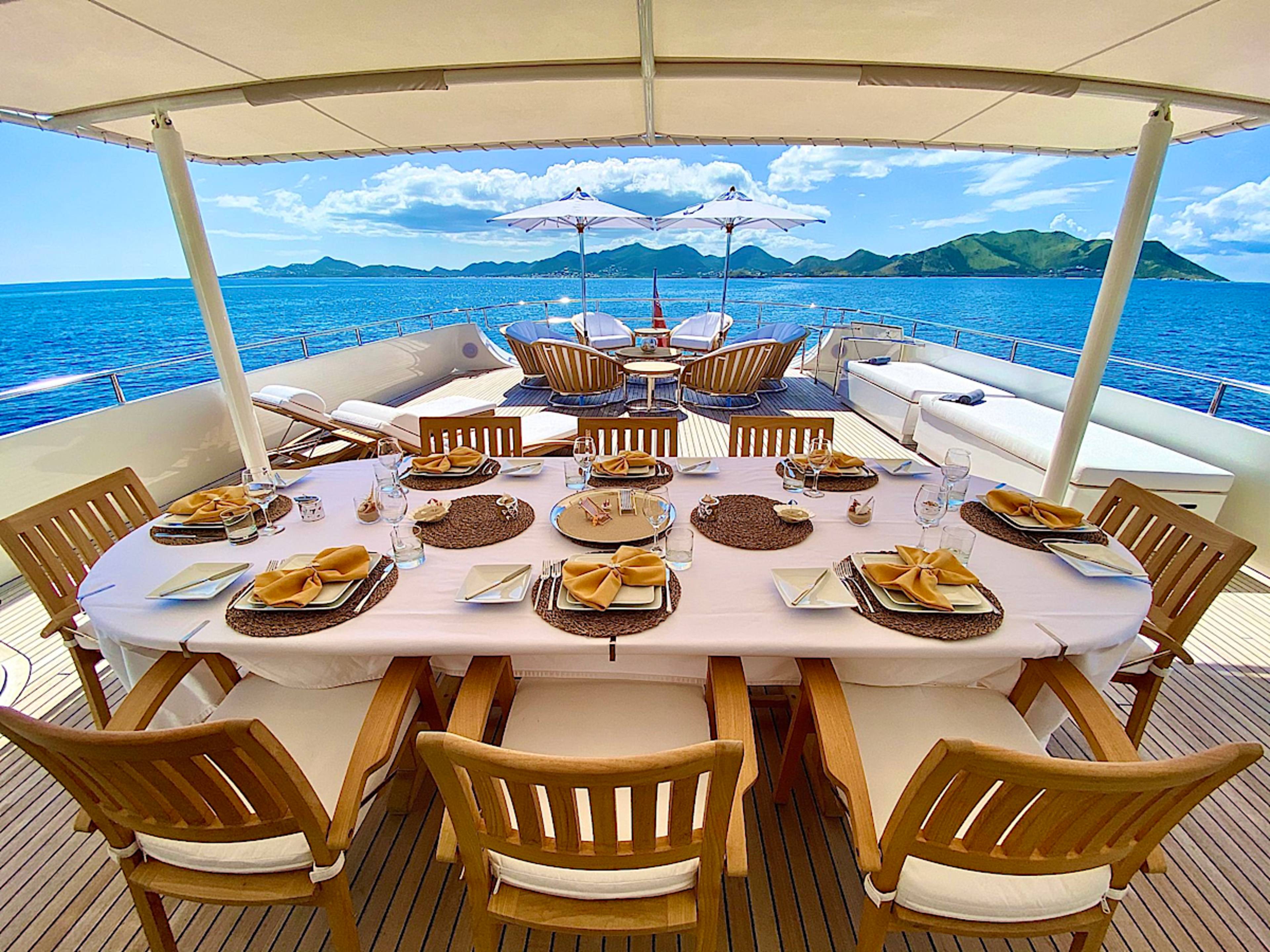 Al Fresco Dining
