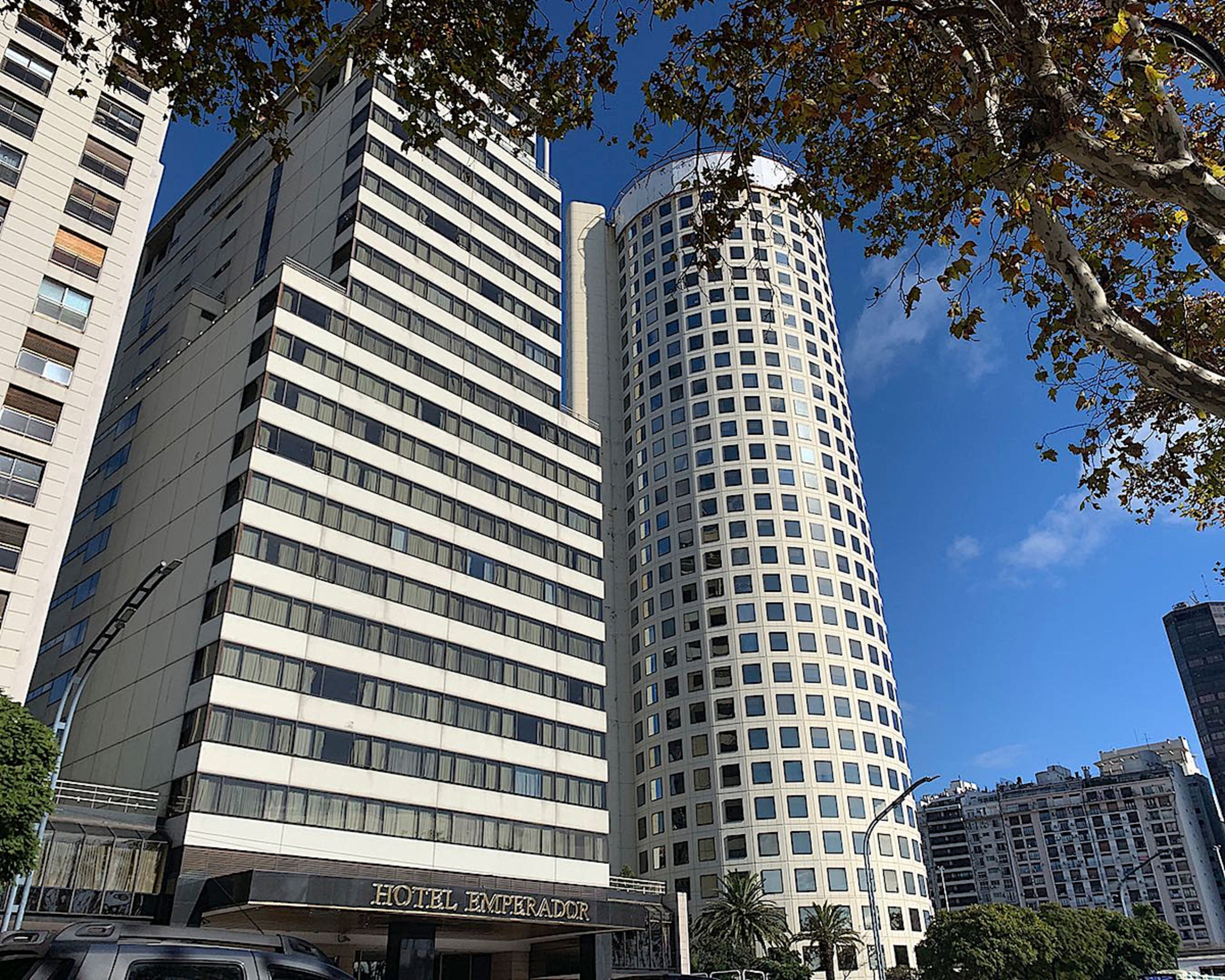 Emperador Hotel
