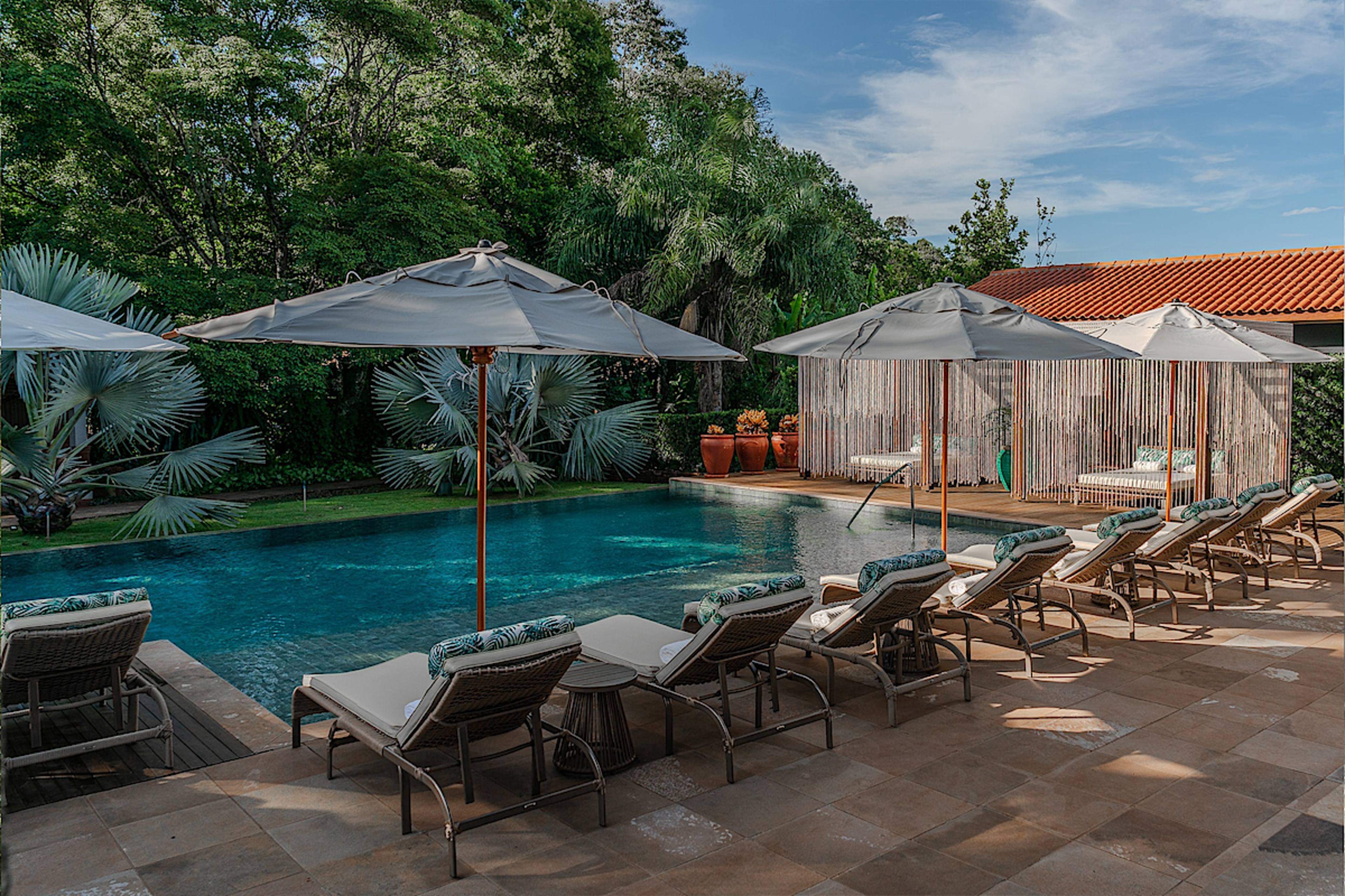 Outdoor Pool & Sundeck