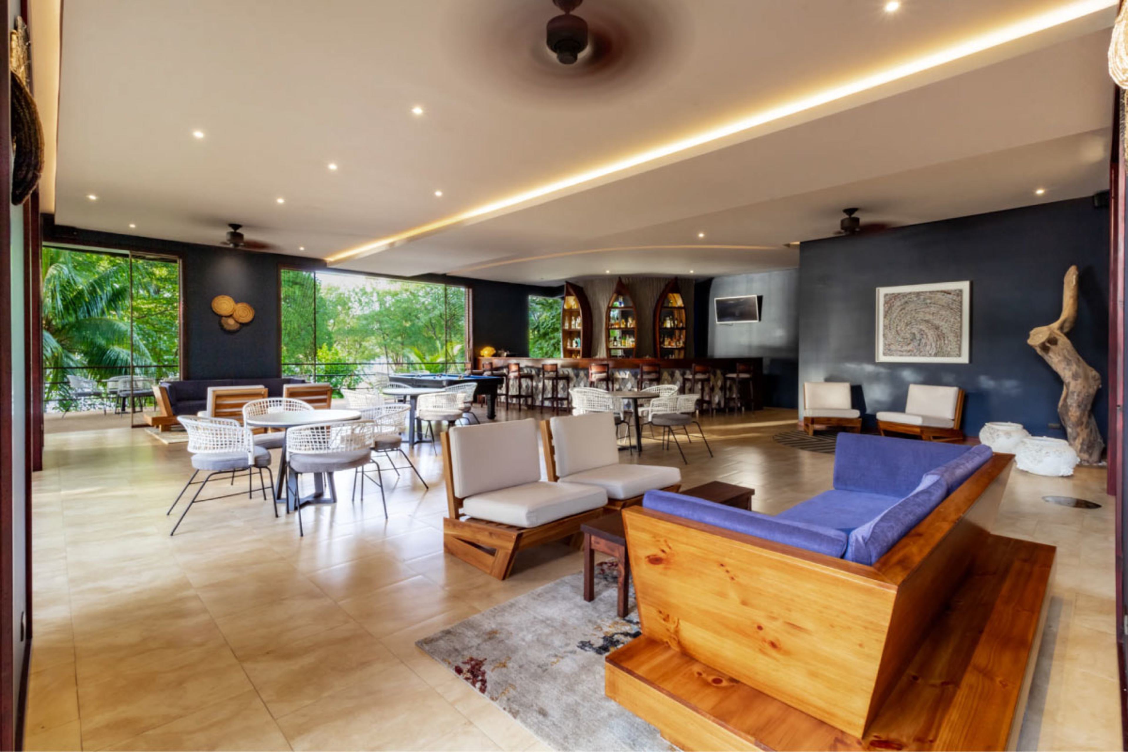 Lounge Bar