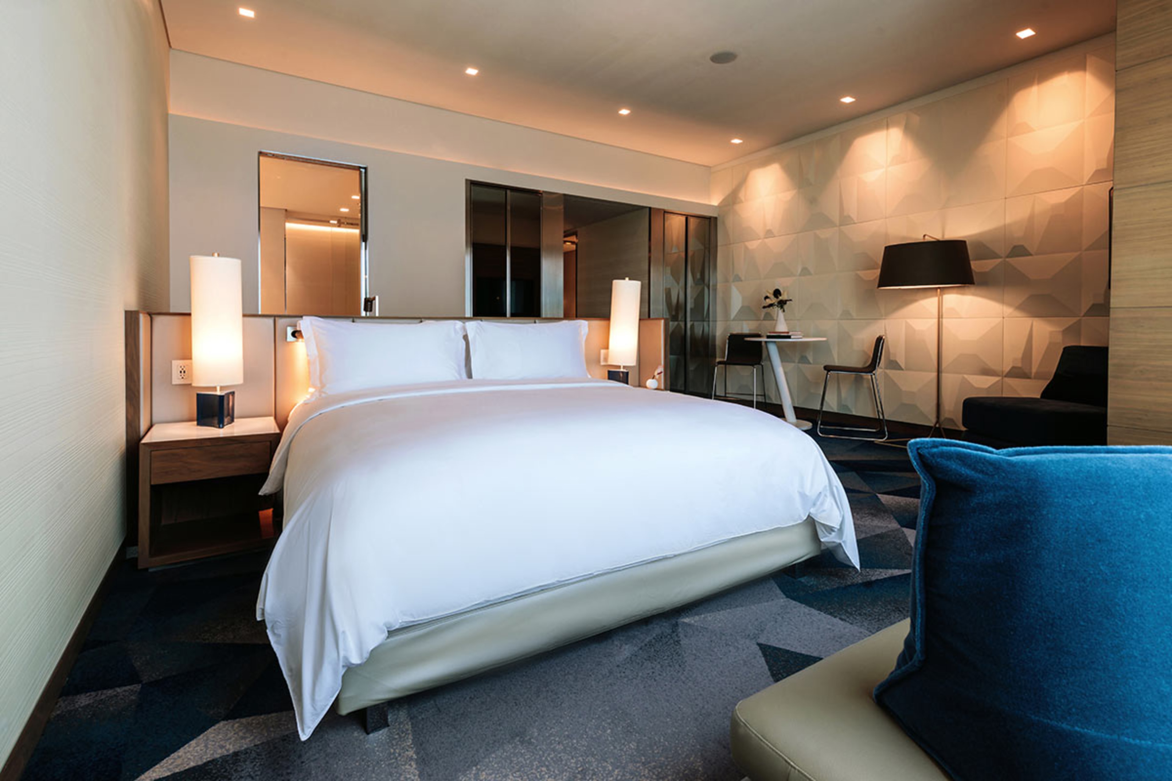 Luxury Room City View