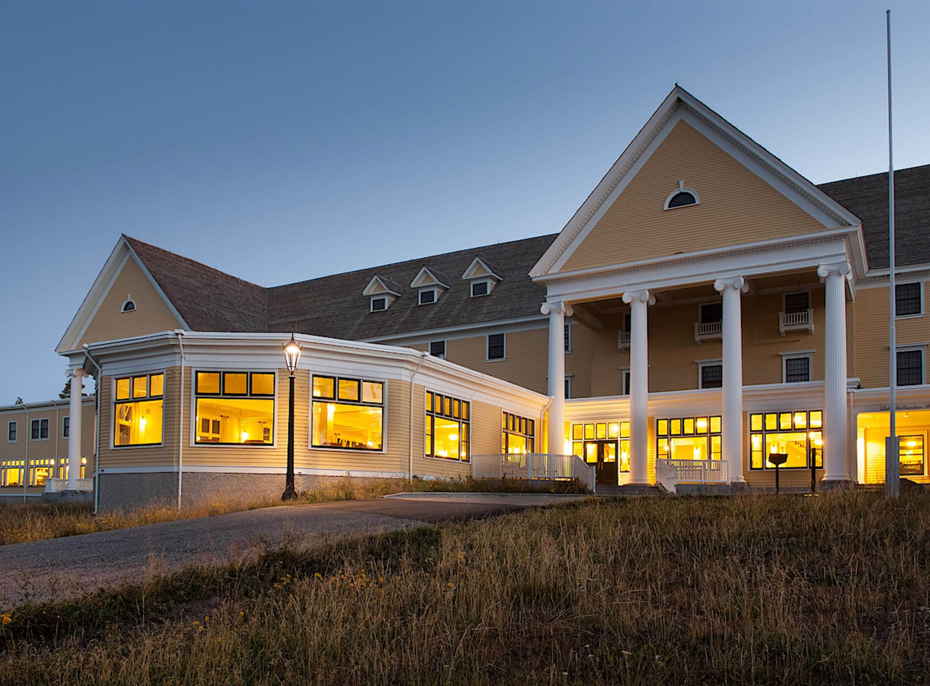 Lake Yellowstone Hotel & Cabins