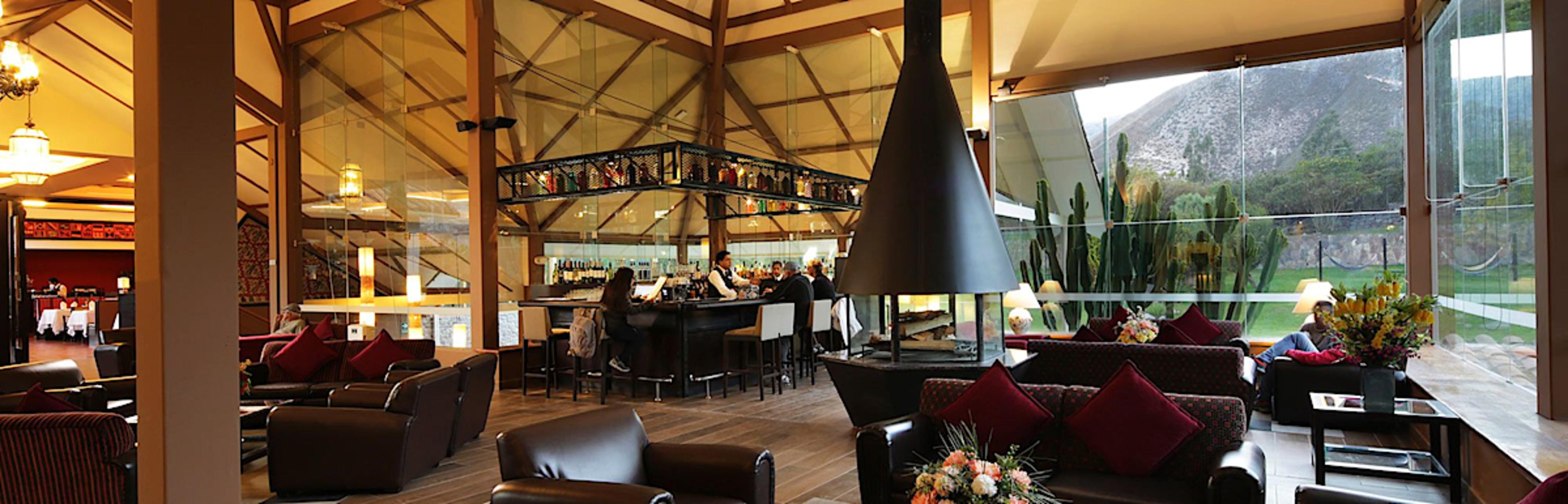 Lounge Bar