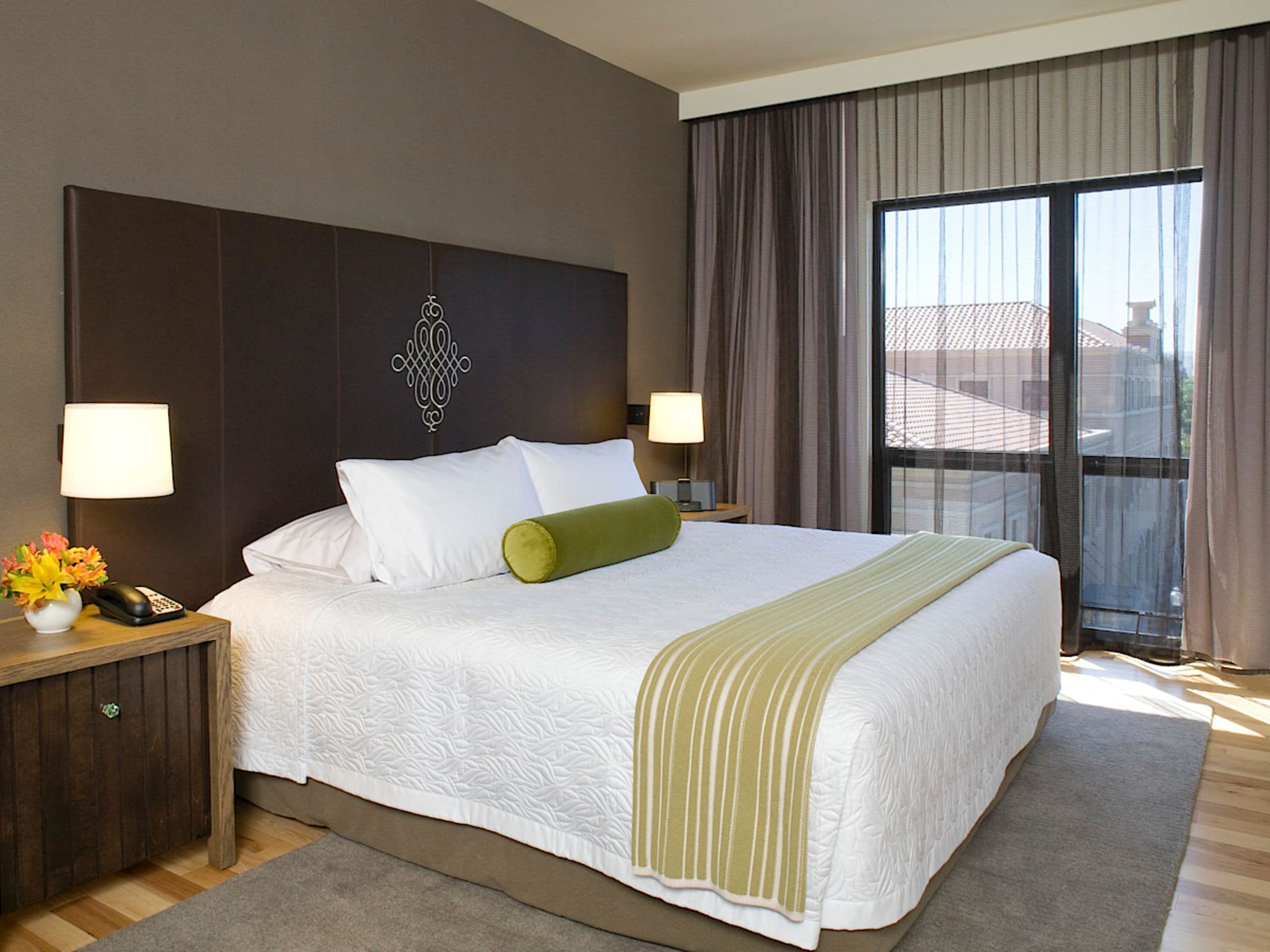King Bed With Terrace