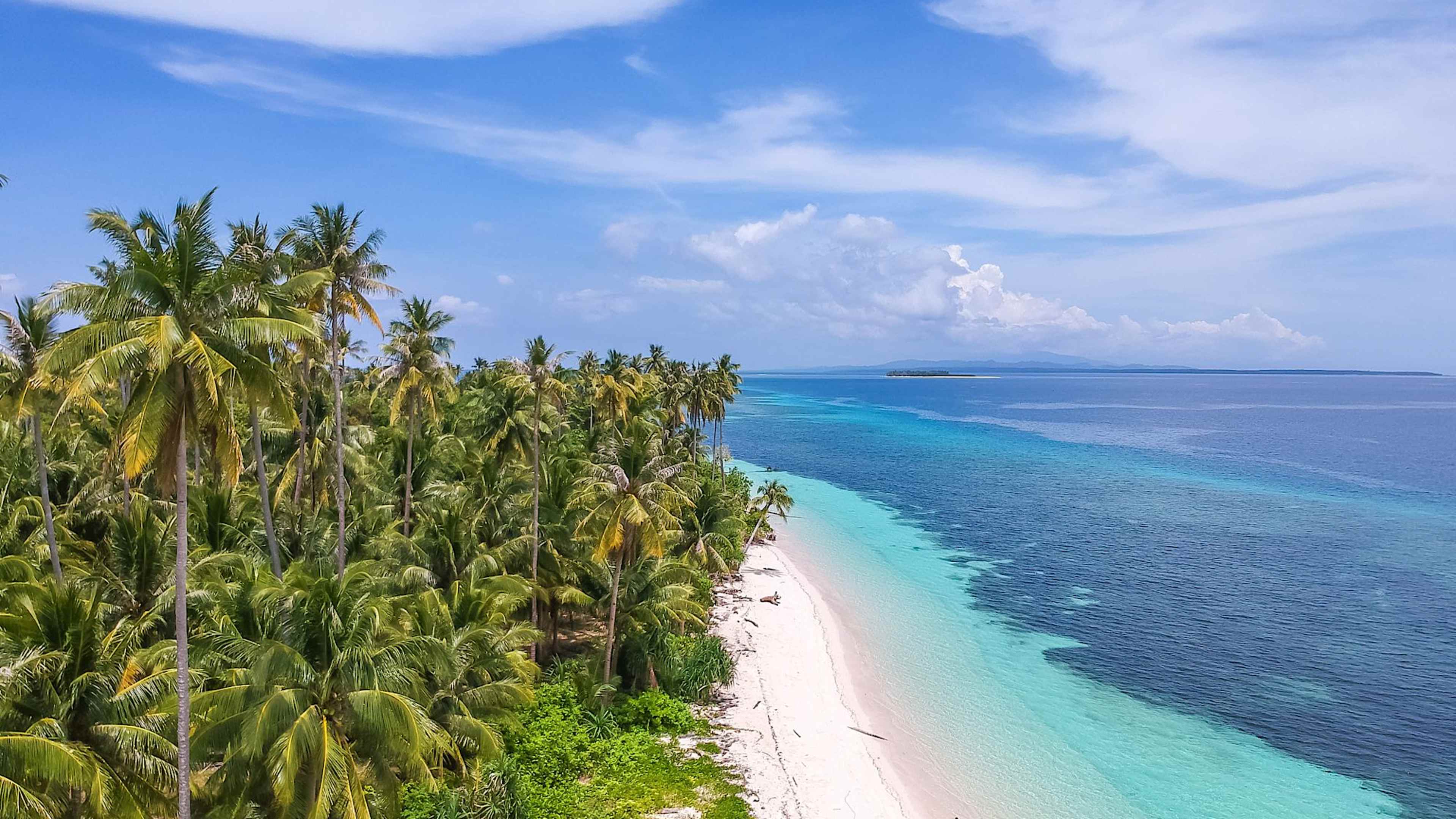Explore Philippines with private guides and a tailor-made itinerary.